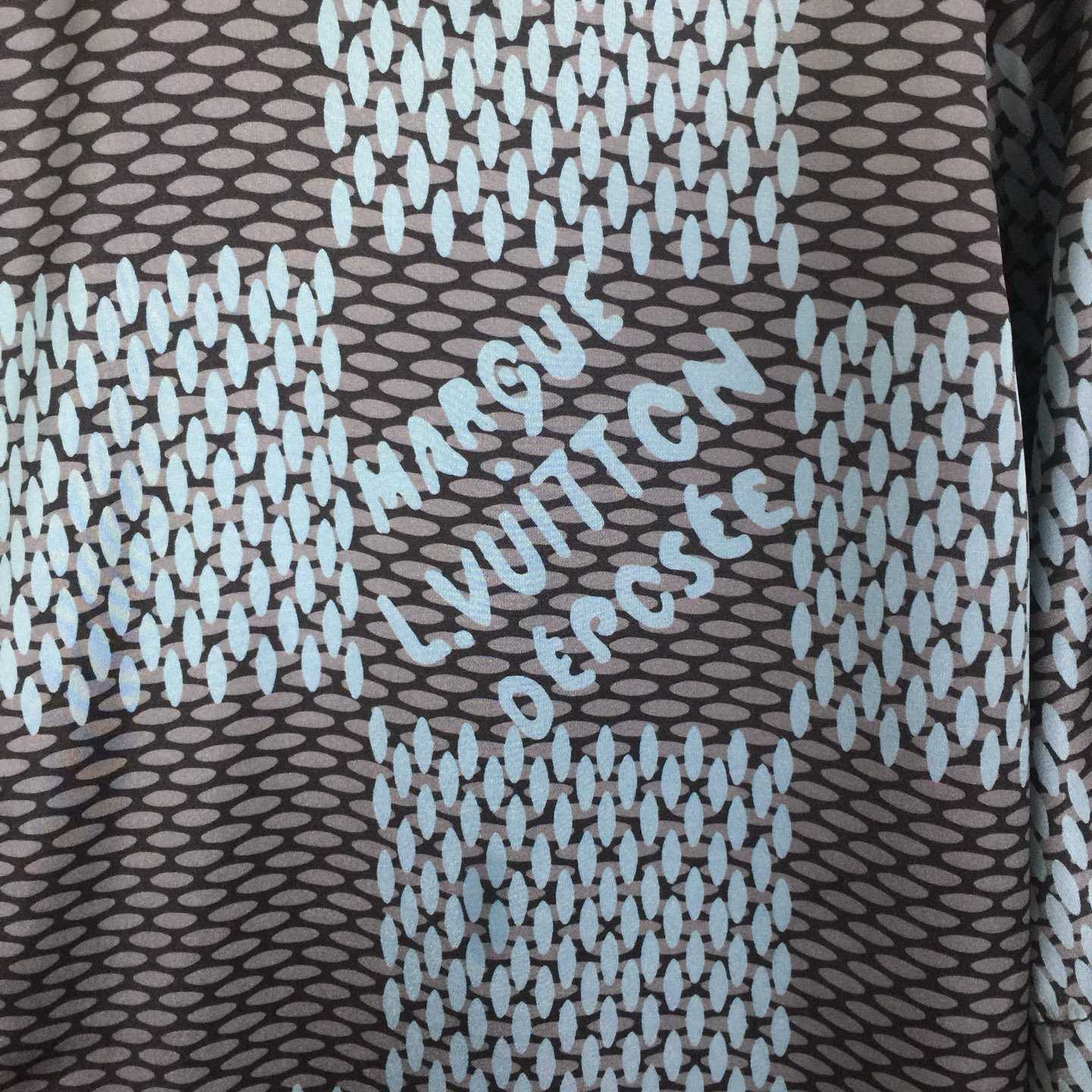 Louis Vuitton Damier Short-Sleeved Silk Shirt   1AHVXU - DopestKickz