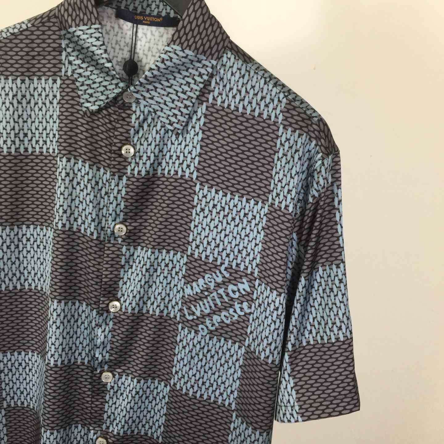 Louis Vuitton Damier Short-Sleeved Silk Shirt   1AHVXU - DopestKickz