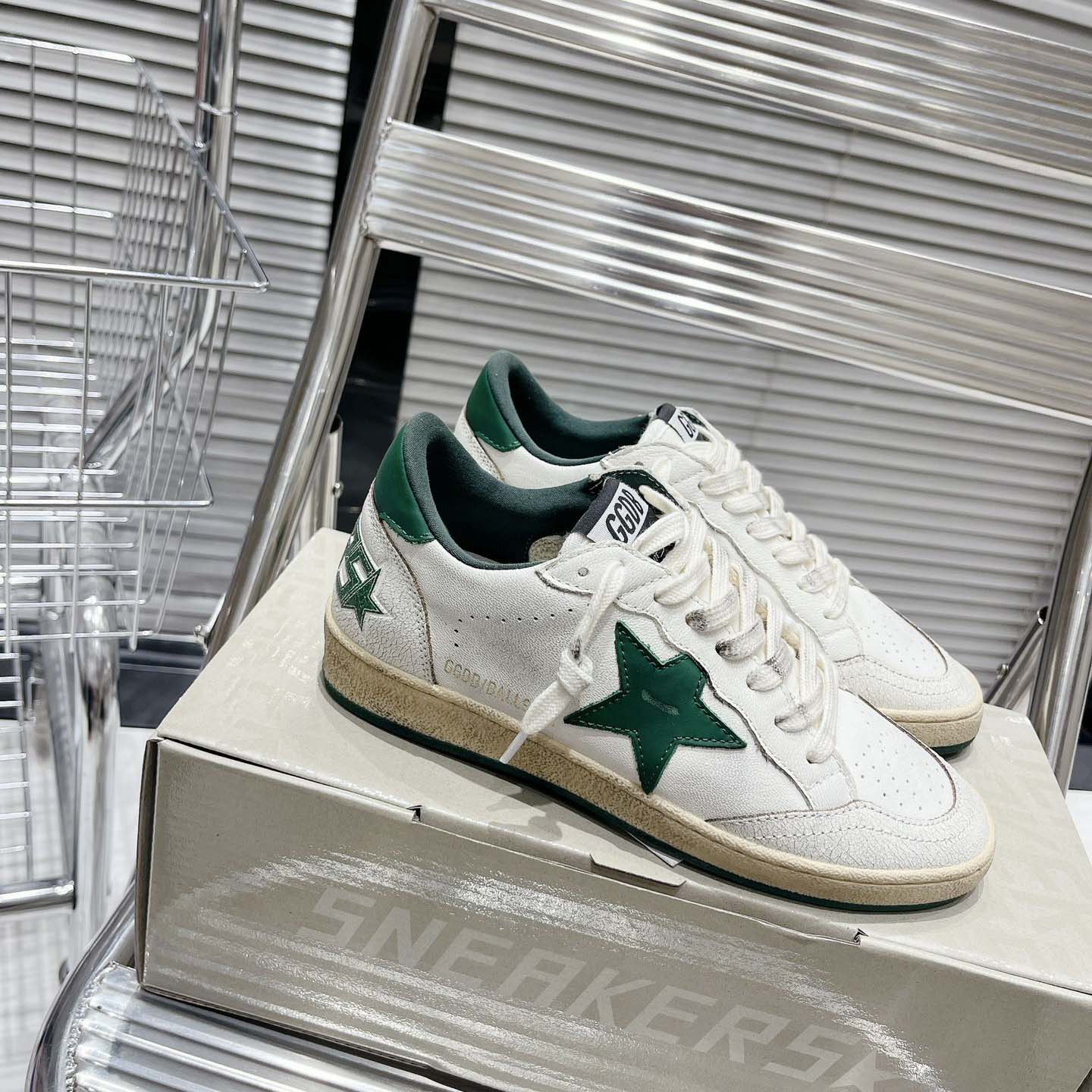 Golden Goose Ball Star Wishes In White Nappa Leather With Green Leather star And Heel Tab - DopestKickz