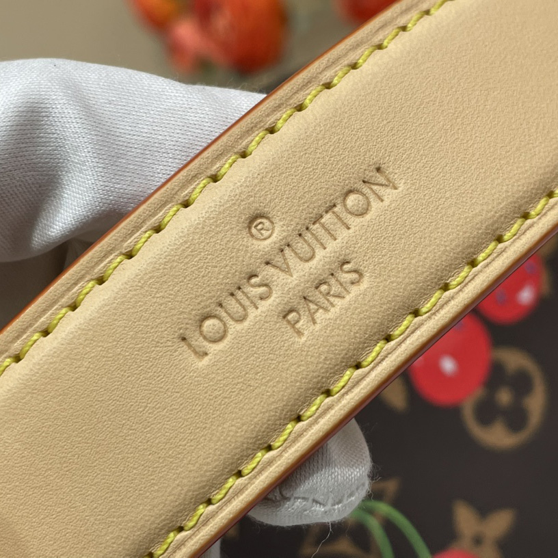 Louis Vuitton LV x TM Side Trunk MM   M14278 - DopestKickz