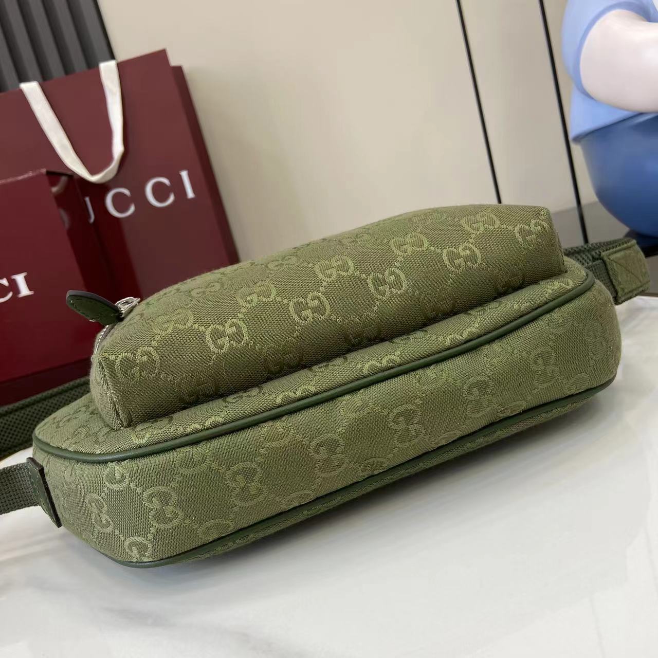 Gucci GG Canvas Large Slingbag - DopestKickz