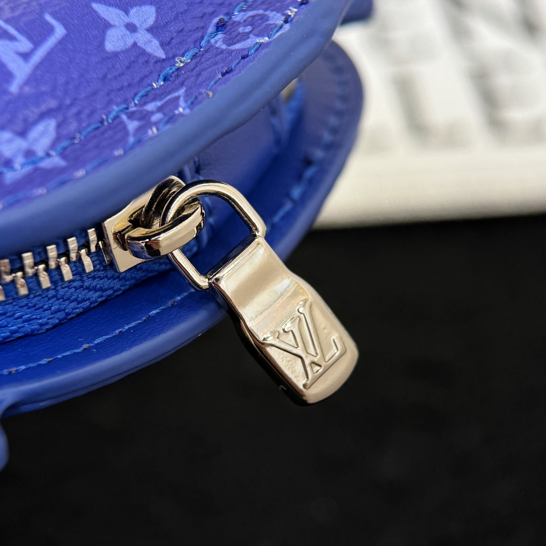 Louis Vuitton LV Crab Bag Charm   M02217 - DopestKickz