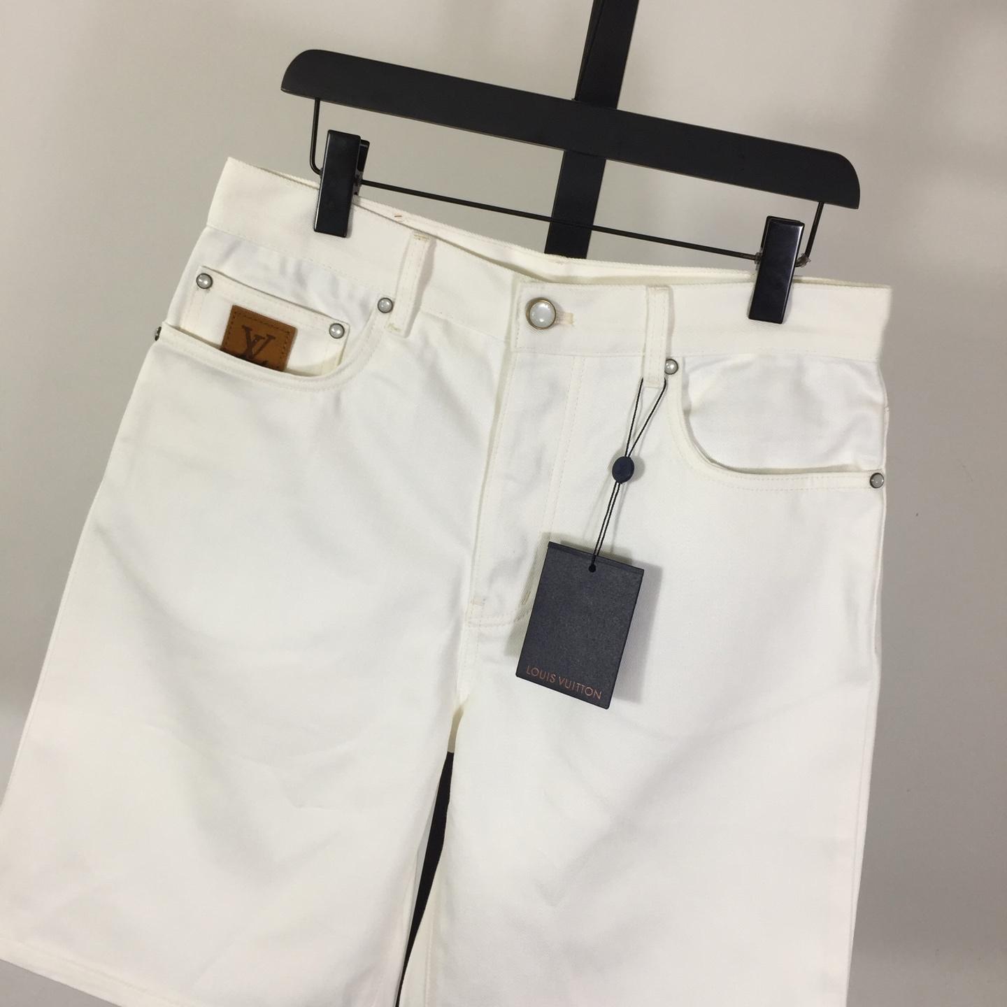 Louis Vuitton Denim Shorts   1AHVDJ - DopestKickz