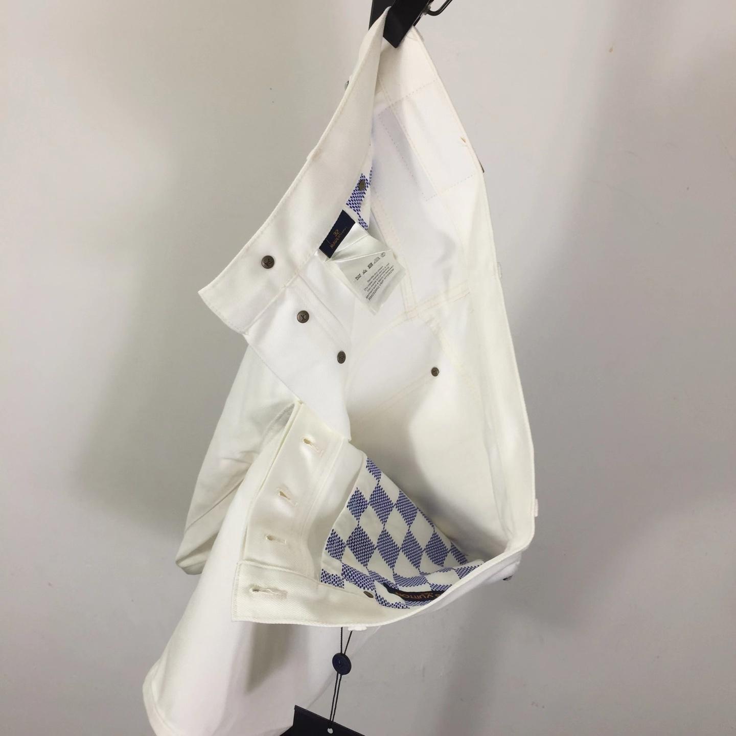 Louis Vuitton Denim Shorts   1AHVDJ - DopestKickz