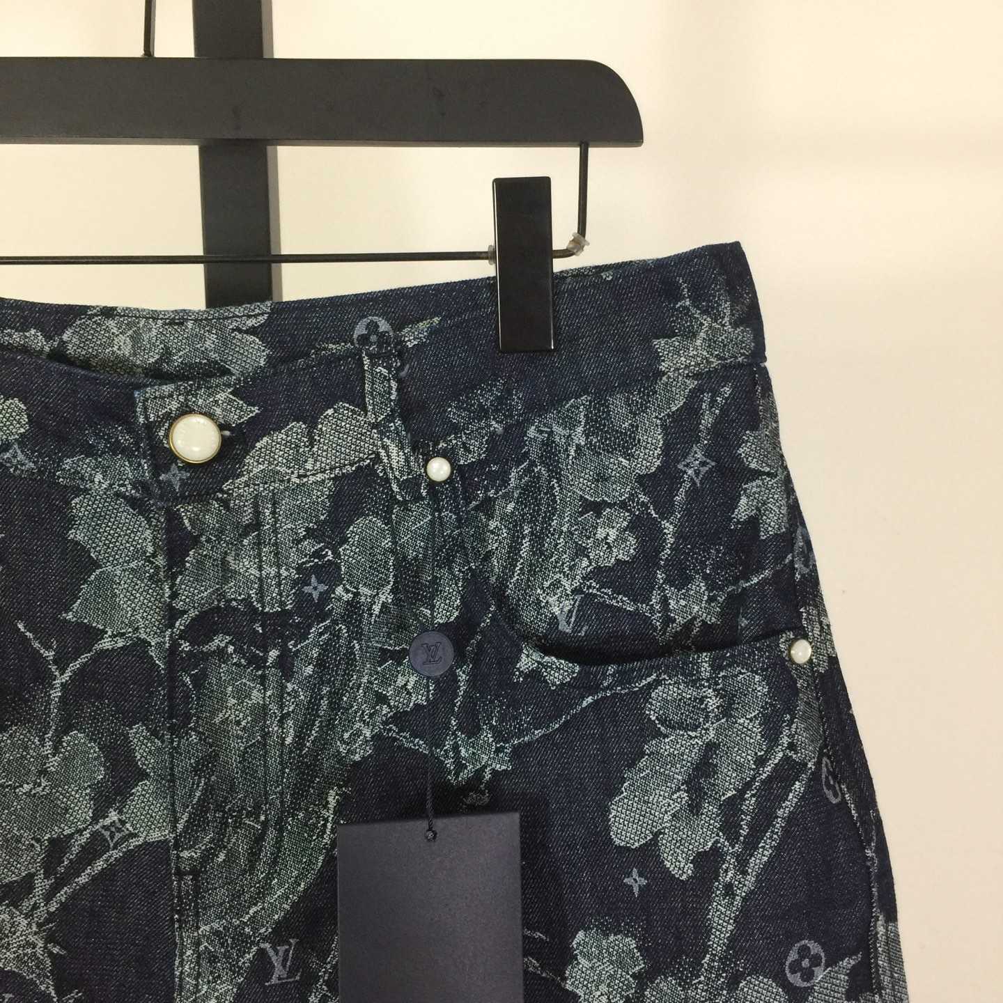 Louis Vuitton Jacquard Denim Shorts  1AHXHP - DopestKickz