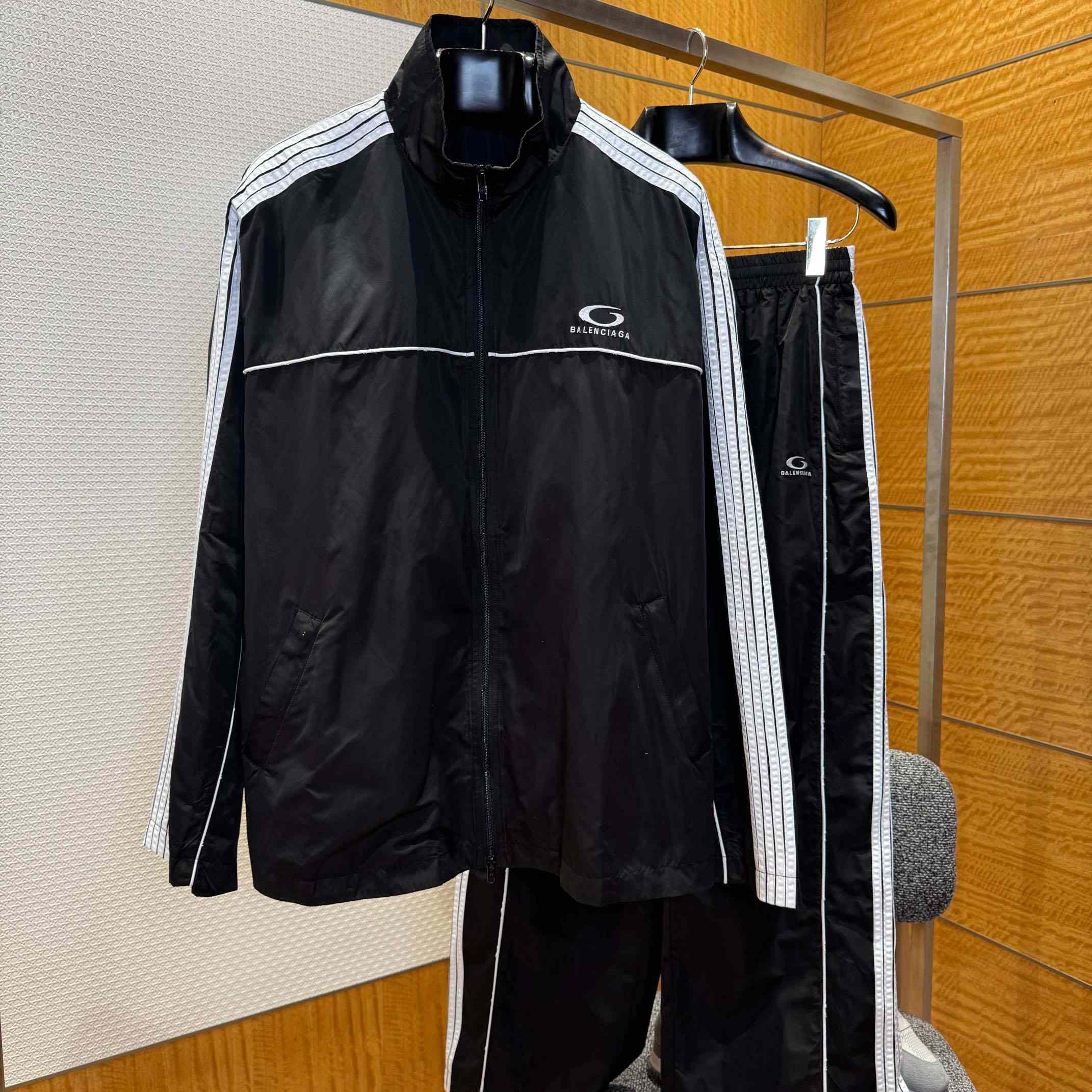 Balenciaga Large Tracksuit Jacket And Pants  In Black And White Stretch Technical Fabric - DopestKickz
