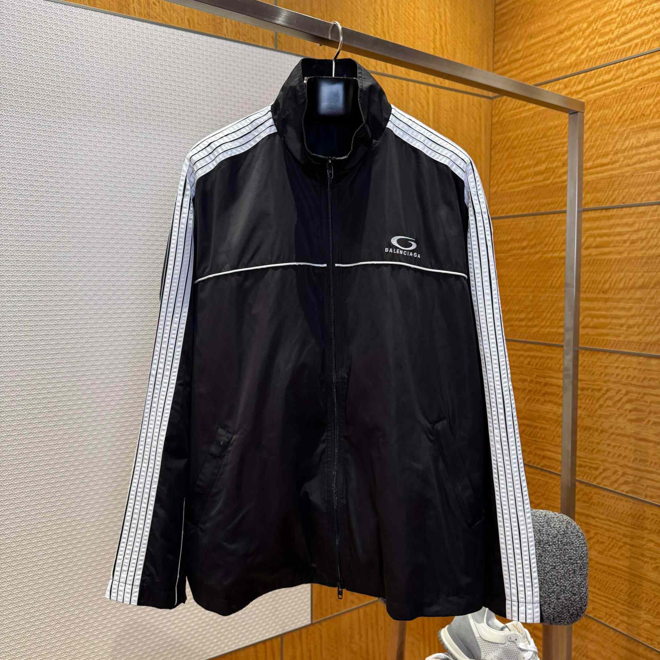 Balenciaga Large Tracksuit Jacket And Pants  In Black And White Stretch Technical Fabric - DopestKickz