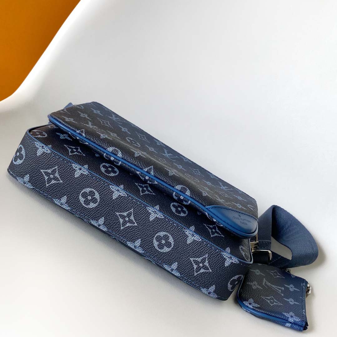 Louis Vuitton Trio Messenger  25*18.5*7cm - DopestKickz