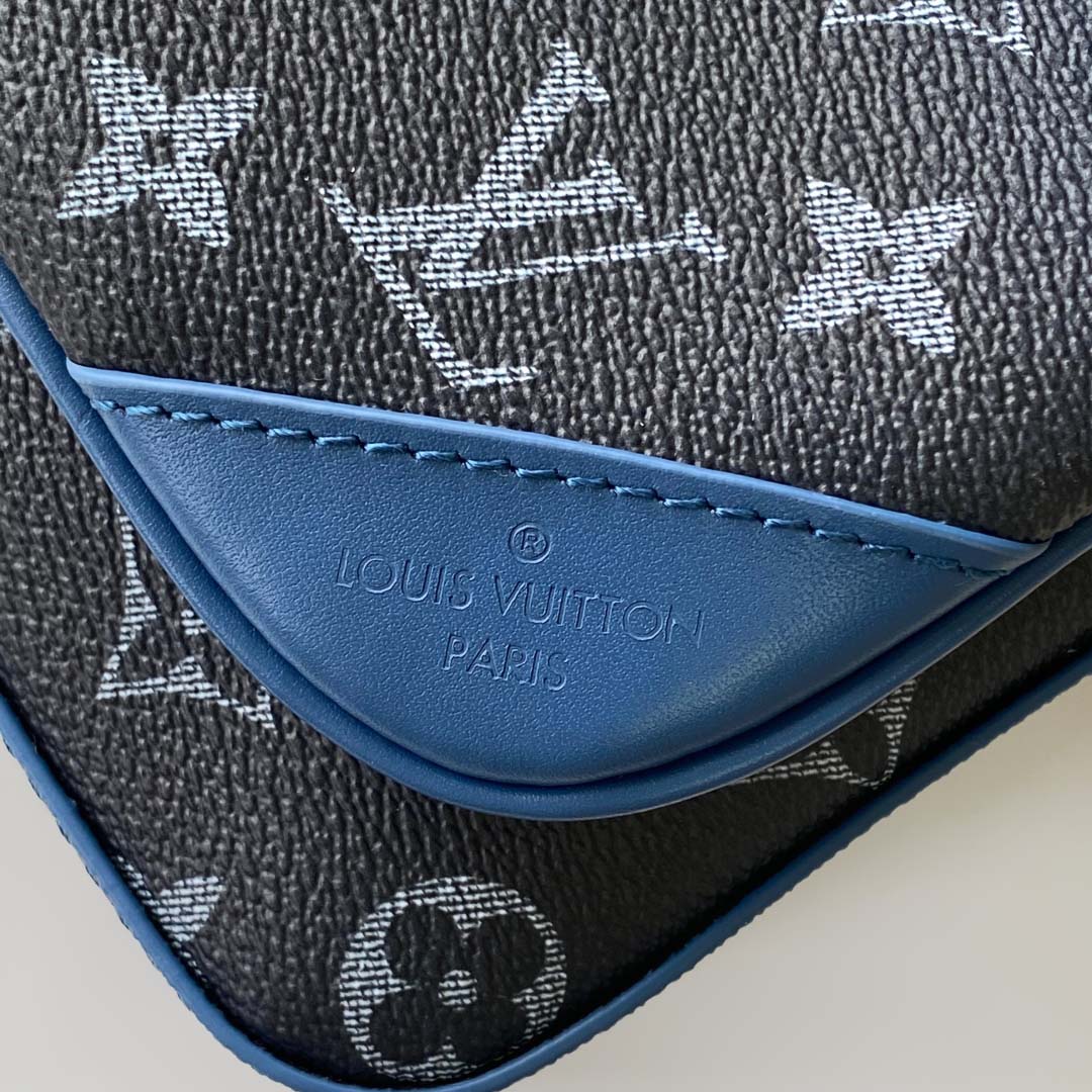 Louis Vuitton Trio Messenger  25*18.5*7cm - DopestKickz