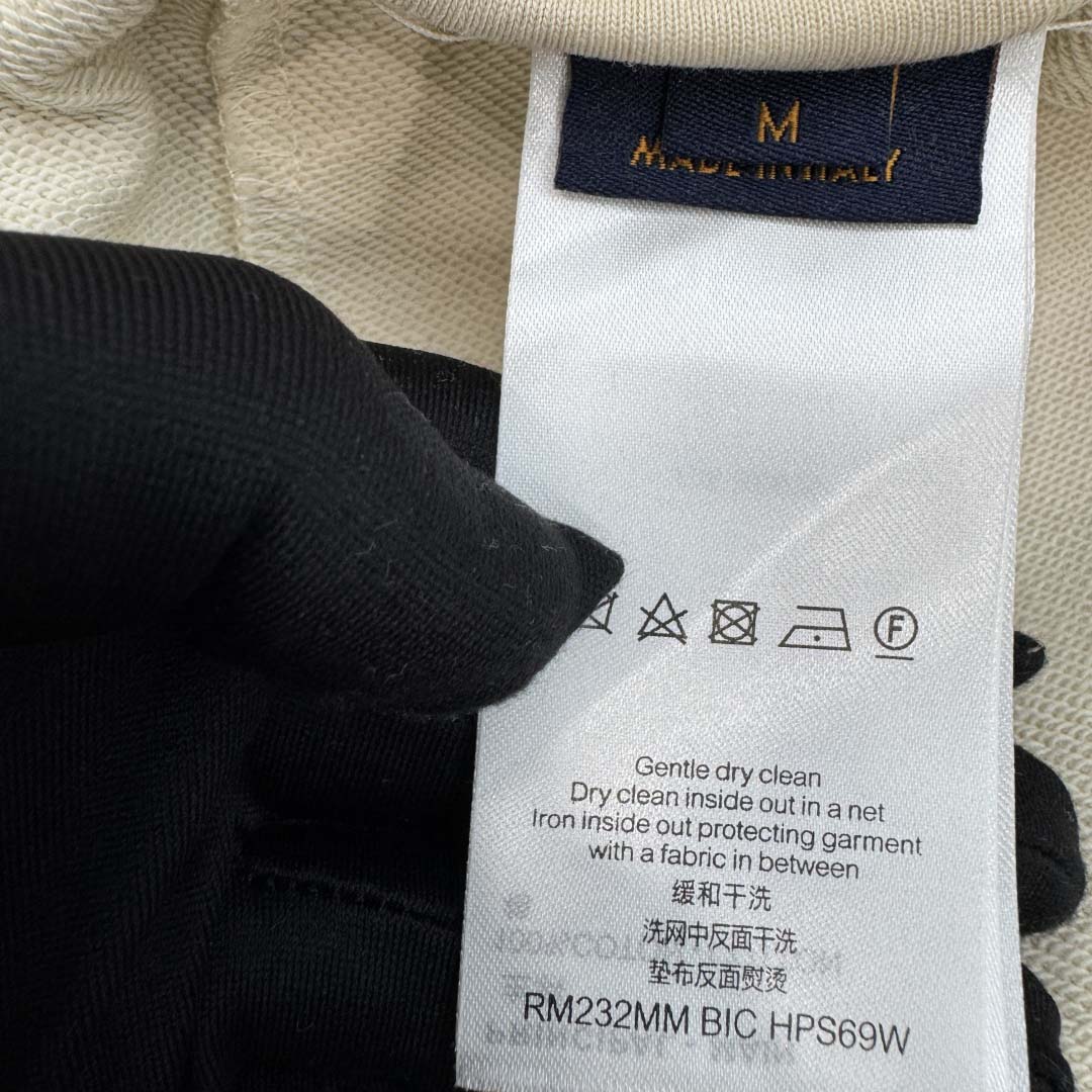 Louis Vuitton Embellished Shorts   1AHW38 - DopestKickz