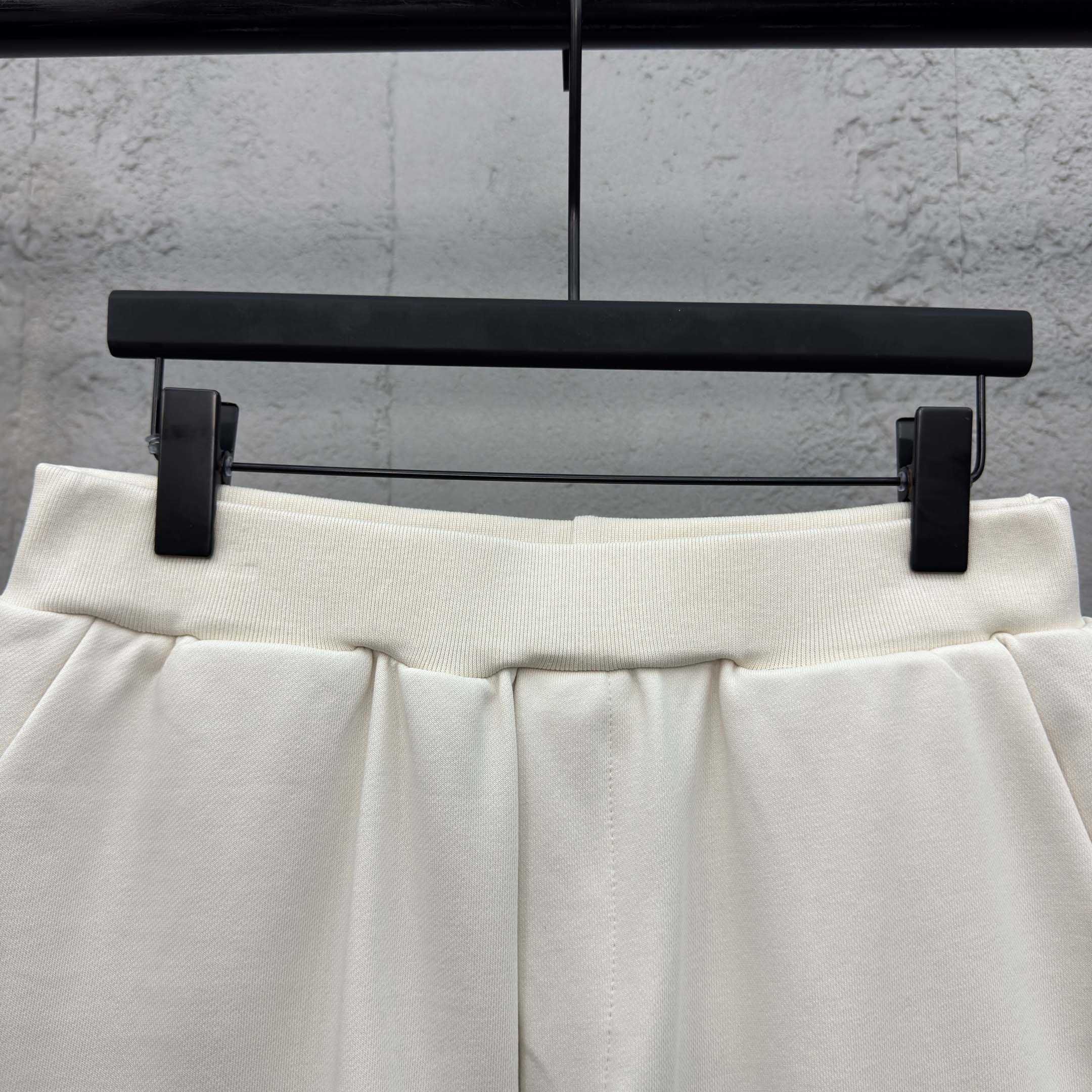 Louis Vuitton Embellished Shorts   1AHW38 - DopestKickz