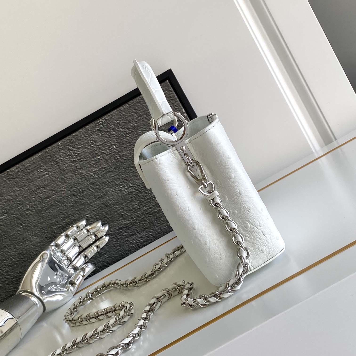 Louis Vuitton Capucines  21x14x8CM  M83116  - DopestKickz