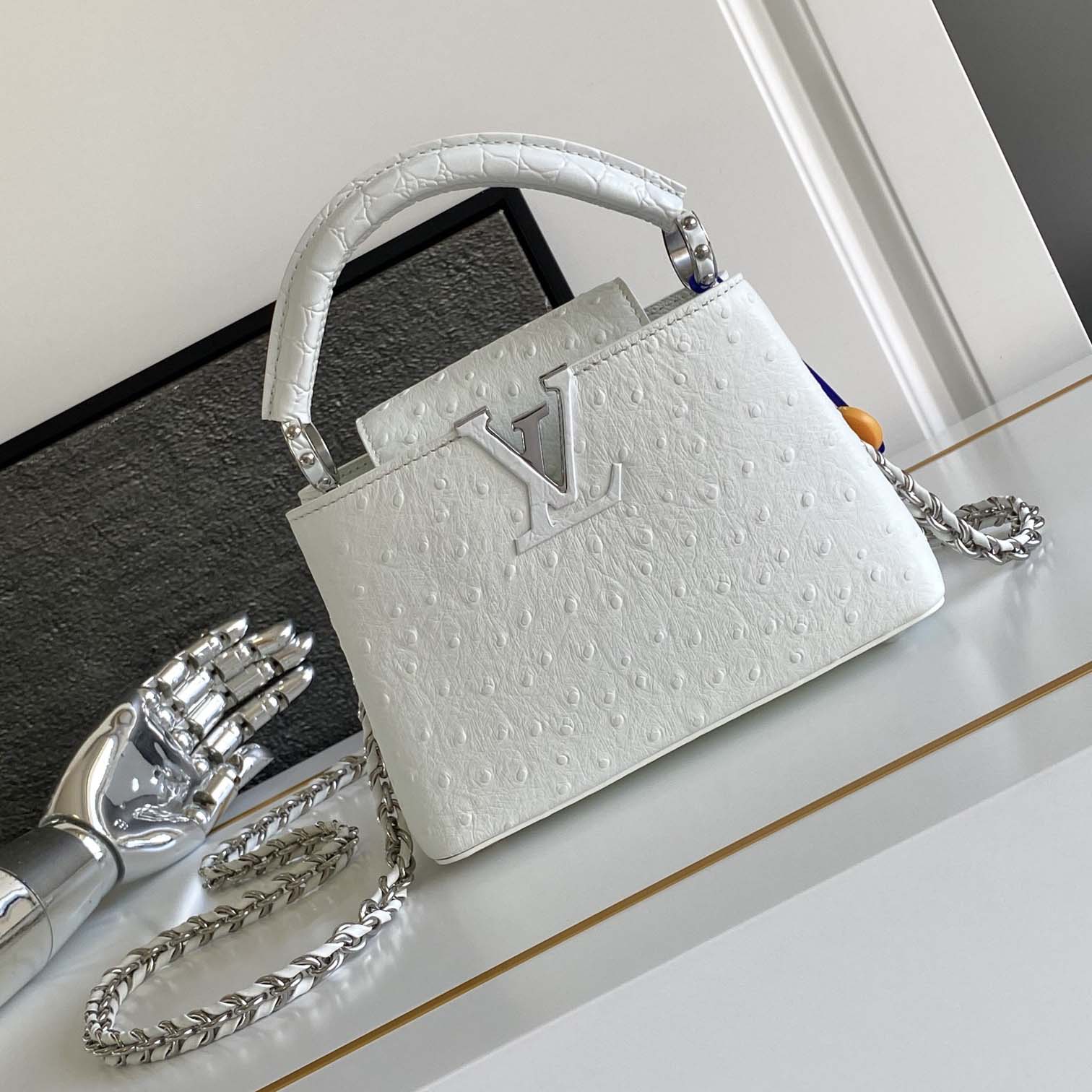 Louis Vuitton Capucines  21x14x8CM  M83116  - DopestKickz