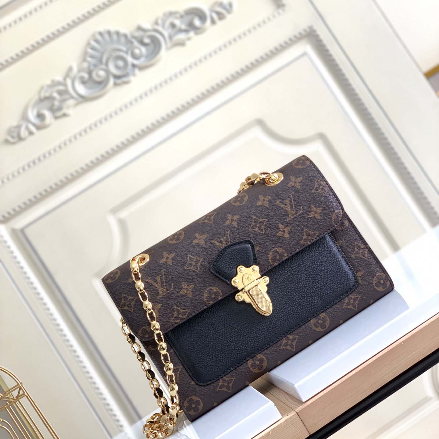 Louis Vuitton Victoire Monogram Bag  M41730 - DopestKickz