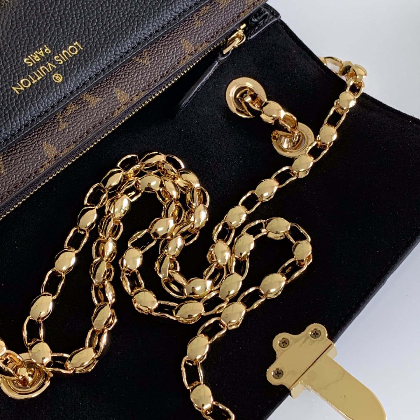 Louis Vuitton Victoire Monogram Bag  M41730 - DopestKickz