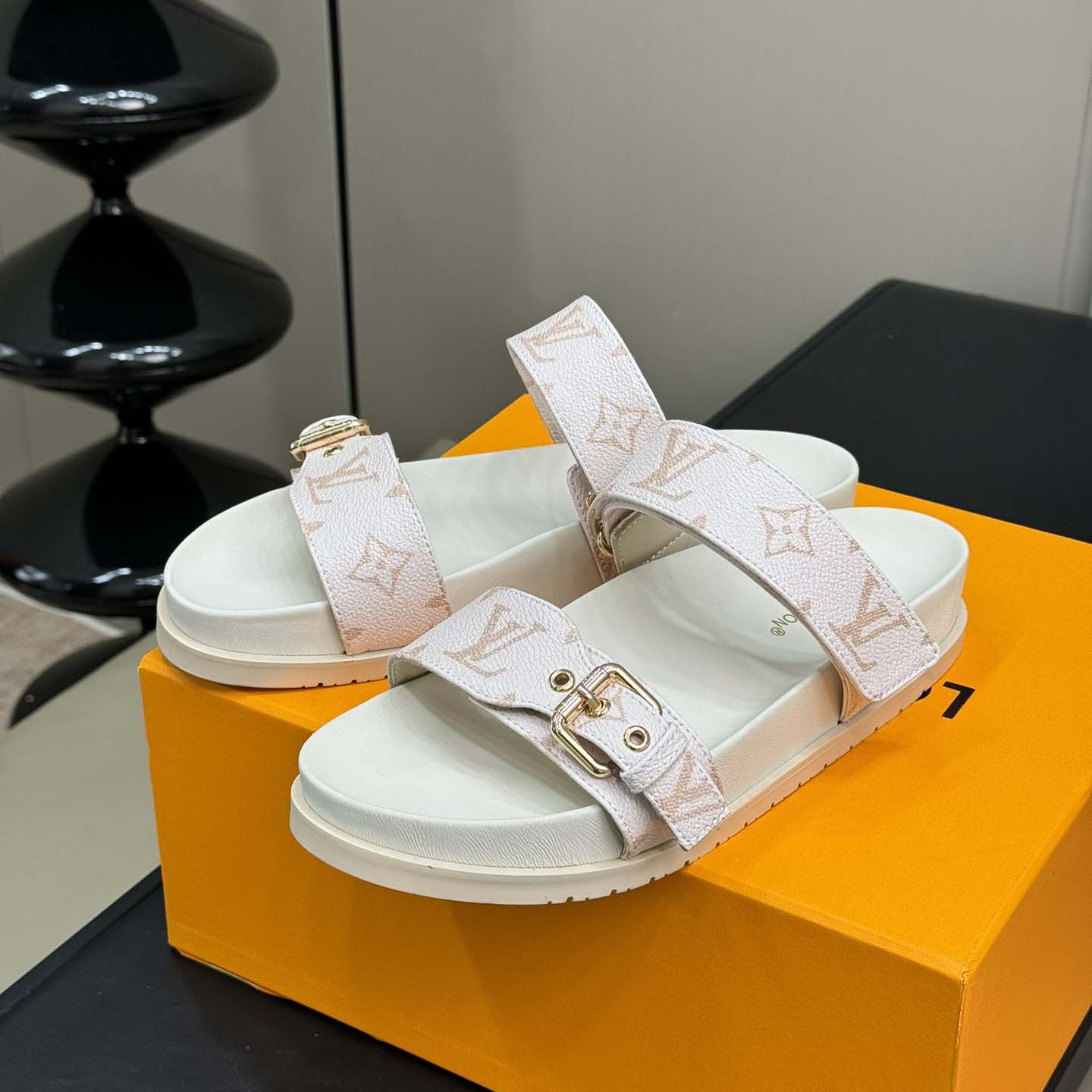 Louis Vuitton Bom Dia Flat Comfort Mule   1AHMT3 - DopestKickz