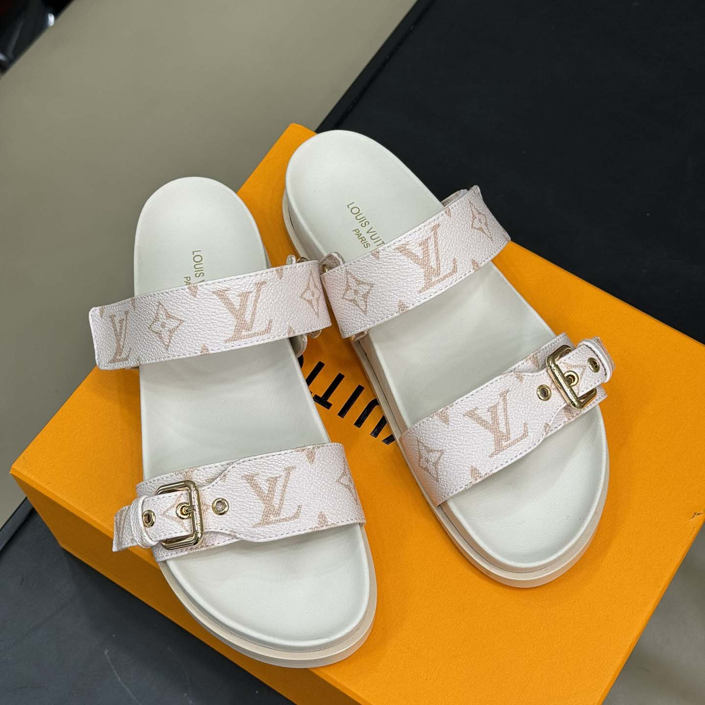 Louis Vuitton Bom Dia Flat Comfort Mule   1AHMT3 - DopestKickz