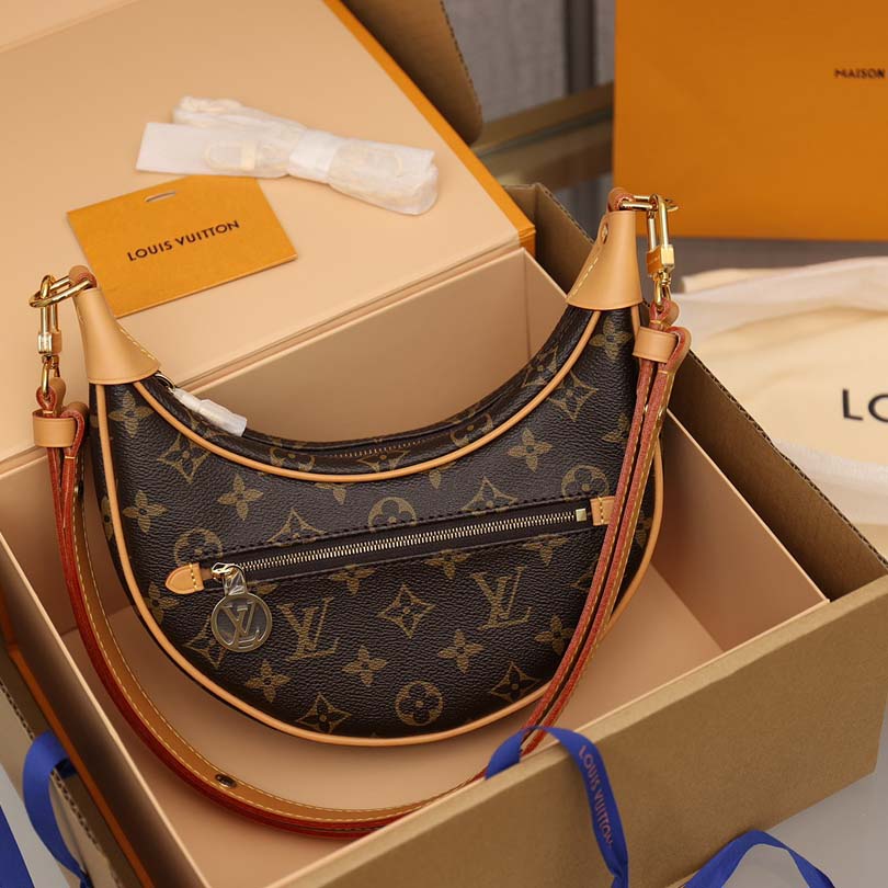 Louis Vuitton Loop  (23-13-6cm) M81098 - DopestKickz