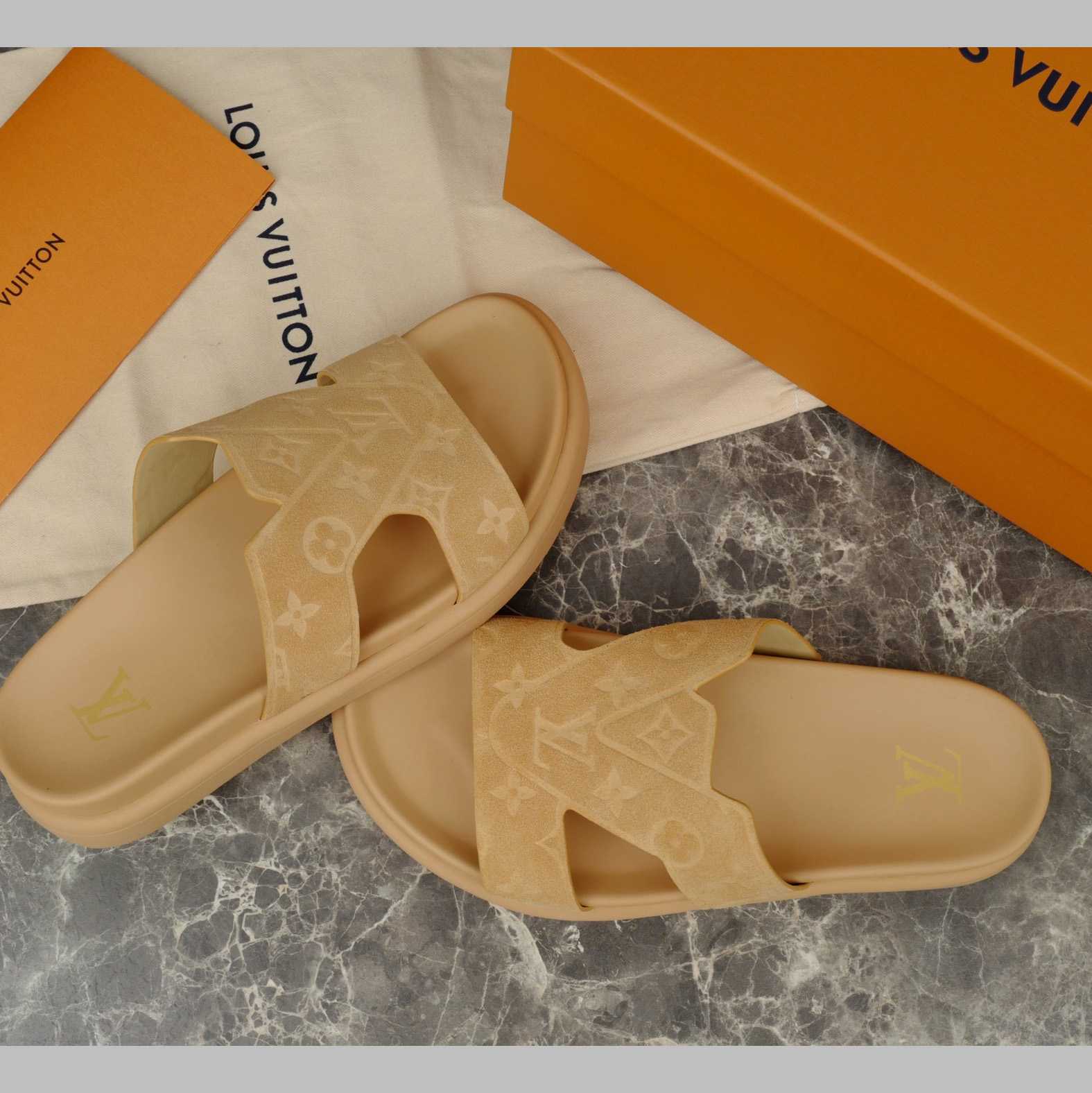 Louis Vuitton LV Oasis Mule   1AHSET - DopestKickz