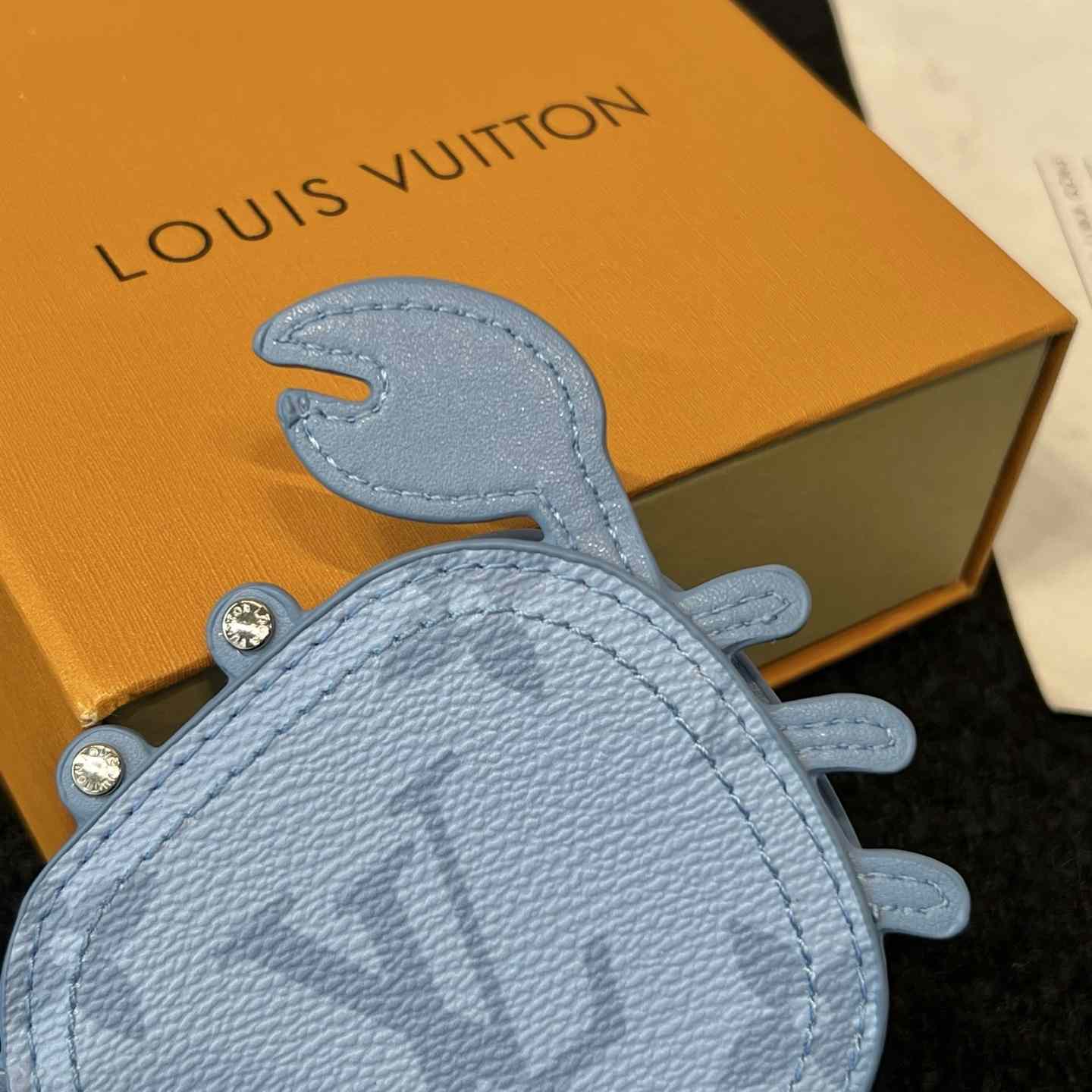 Louis Vuitton LV Crab Bag Charm   M02525 - DopestKickz