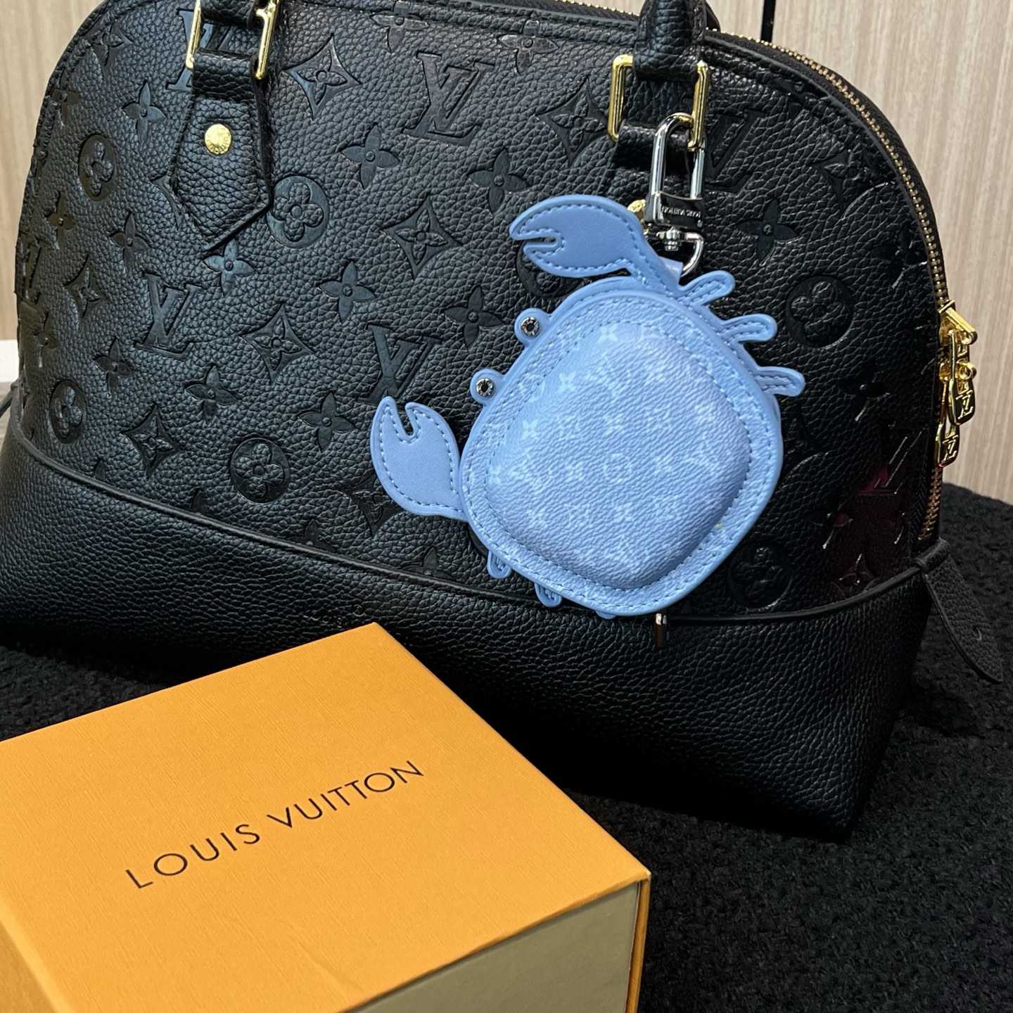 Louis Vuitton LV Crab Bag Charm   M02525 - DopestKickz