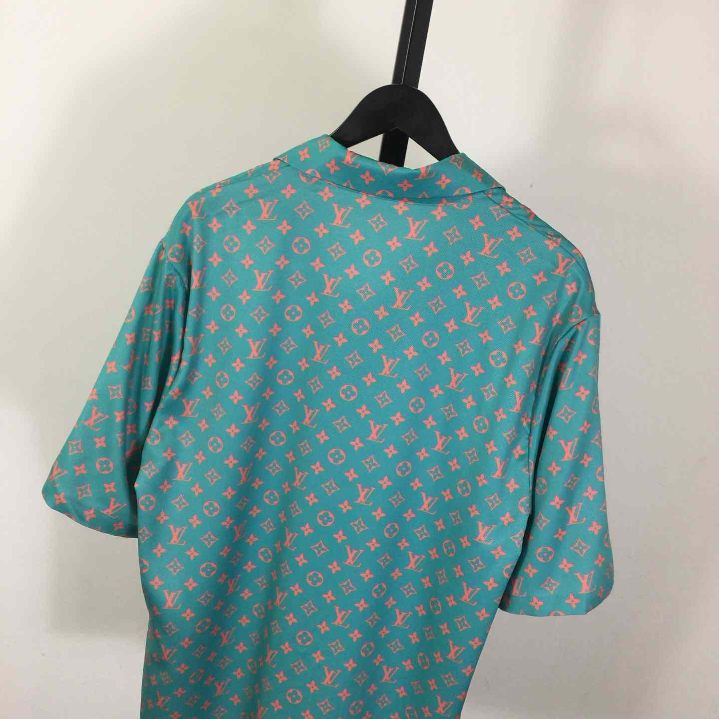 Louis Vuitton Monogram Short-Sleeved Silk Shirt   1AHVU7 - DopestKickz