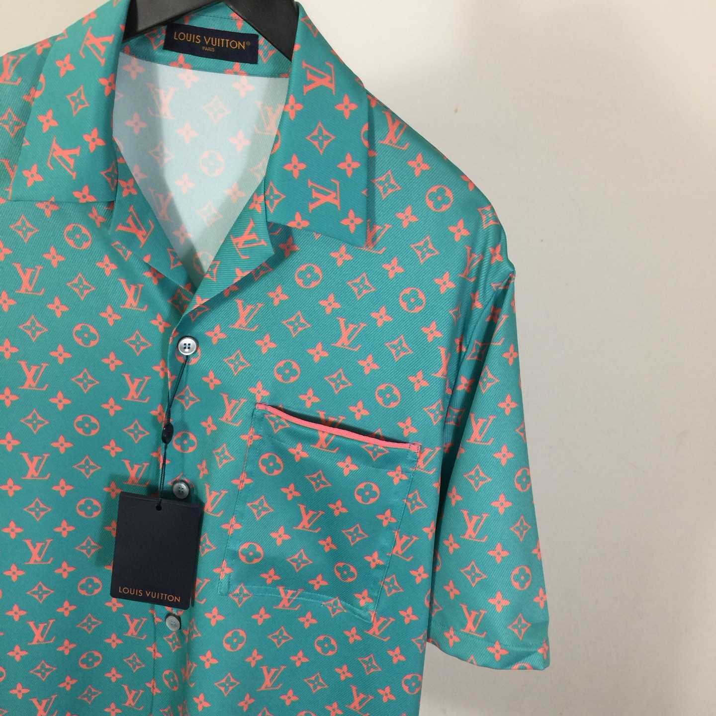 Louis Vuitton Monogram Short-Sleeved Silk Shirt   1AHVU7 - DopestKickz