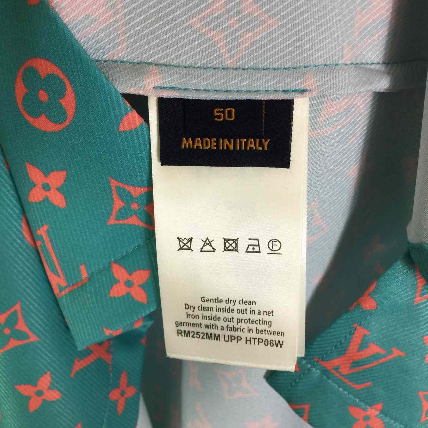 Louis Vuitton Monogram Short-Sleeved Silk Shirt   1AHVU7 - DopestKickz