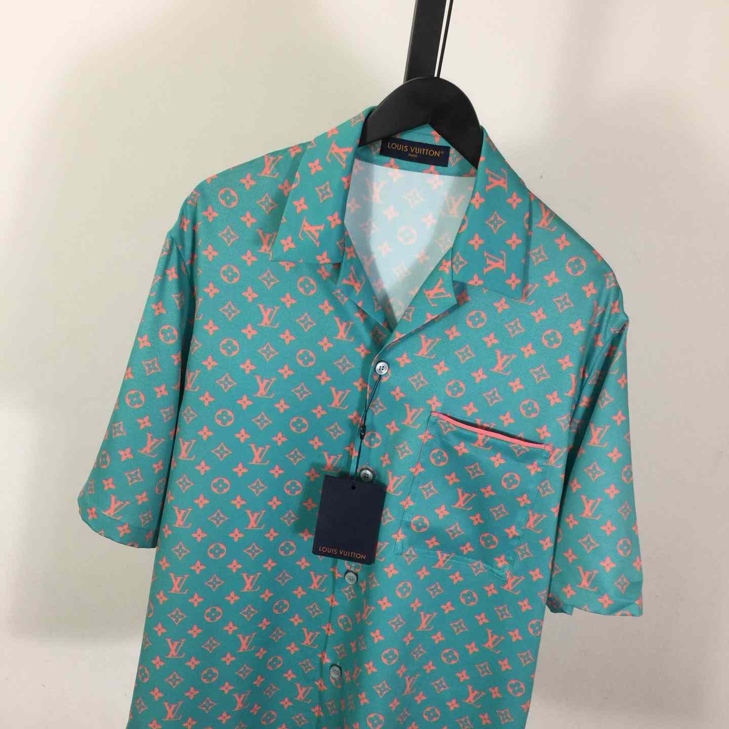 Louis Vuitton Monogram Short-Sleeved Silk Shirt   1AHVU7 - DopestKickz