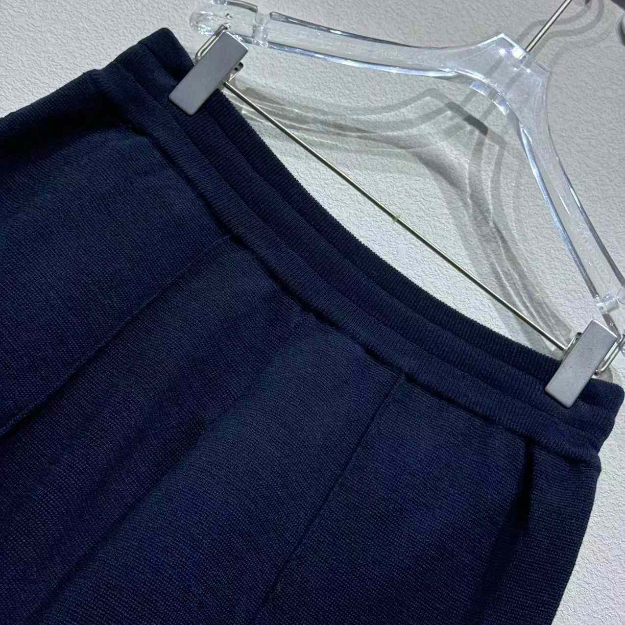 Louis Vuitton Big Logo Shorts - DopestKickz