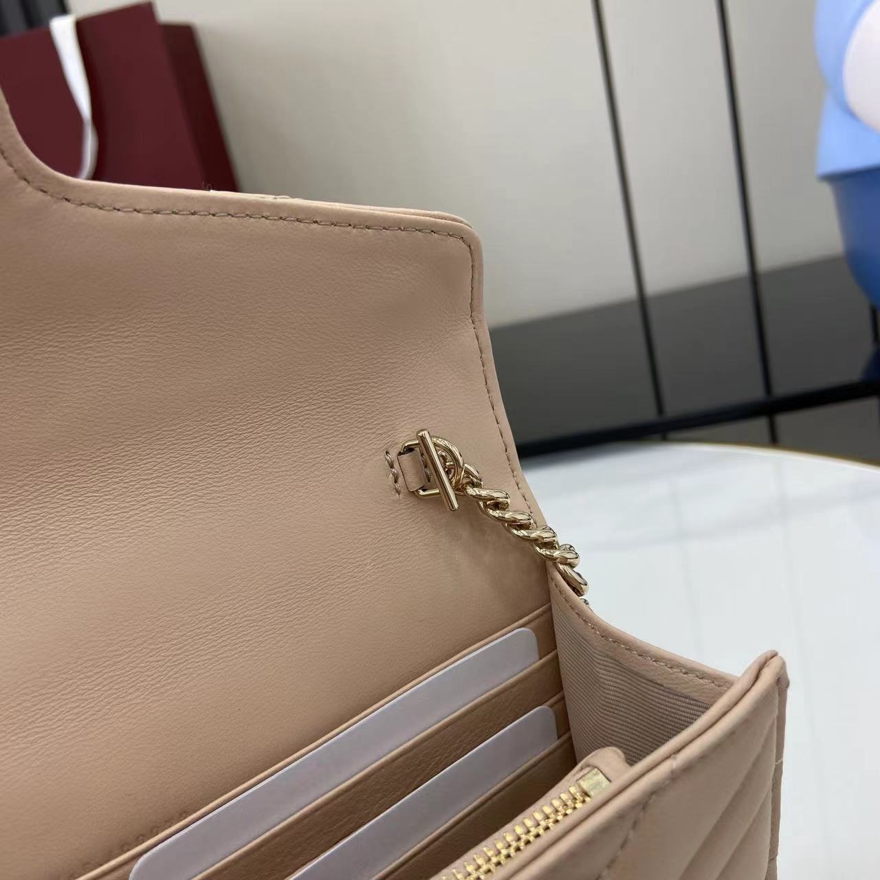 Gucci GG Marmont Wallet On Chain - DopestKickz