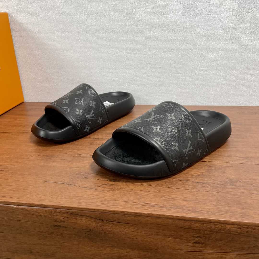 Louis Vuitton Waterfront Mule   1AANNV - DopestKickz