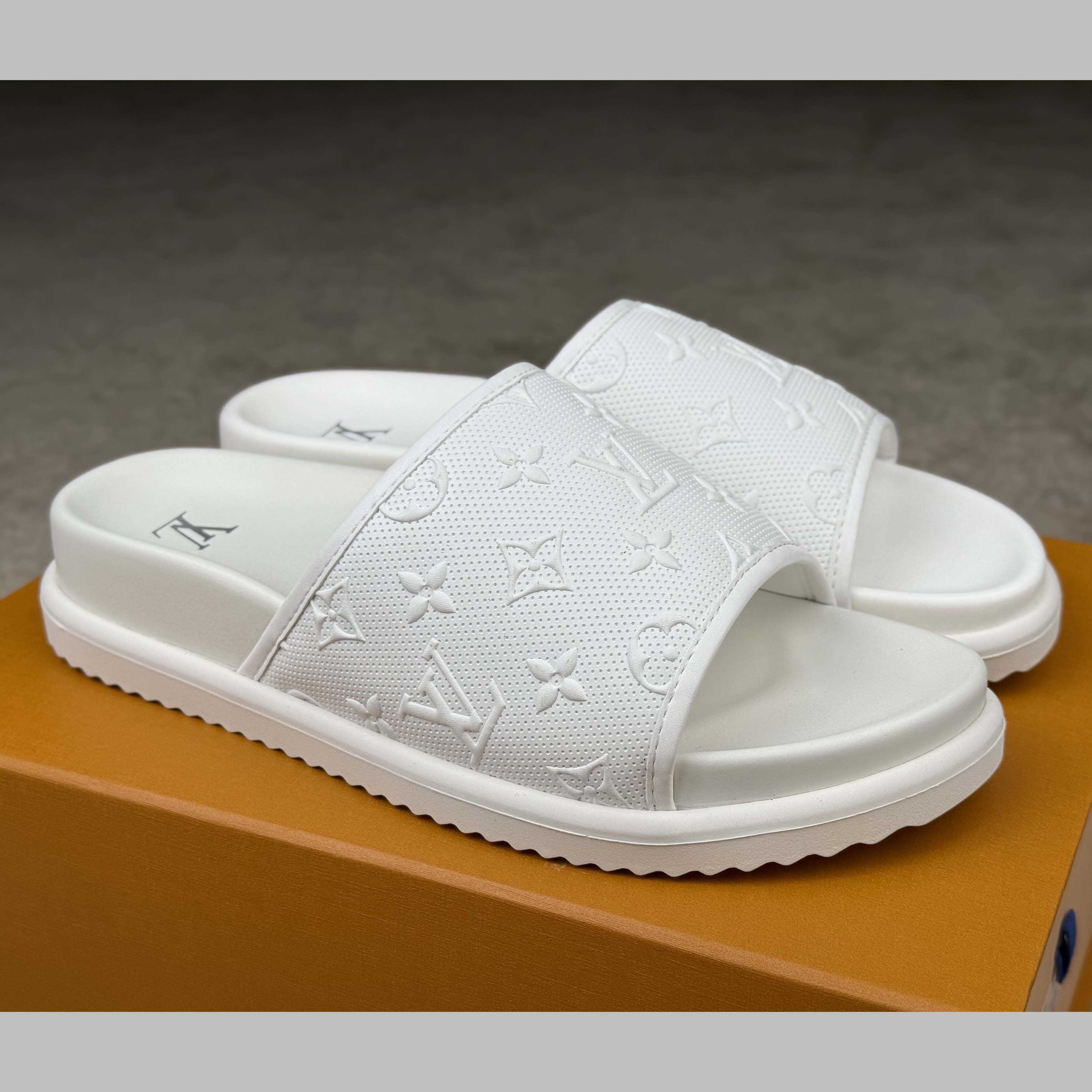 Louis Vuitton Miami Mule   1AHSN9 - DopestKickz