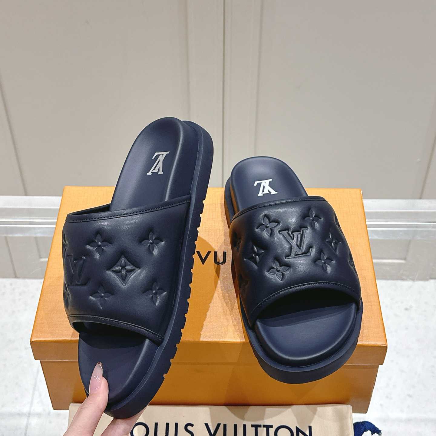 Louis Vuitton Miami Mule   1ADGFD  - DopestKickz