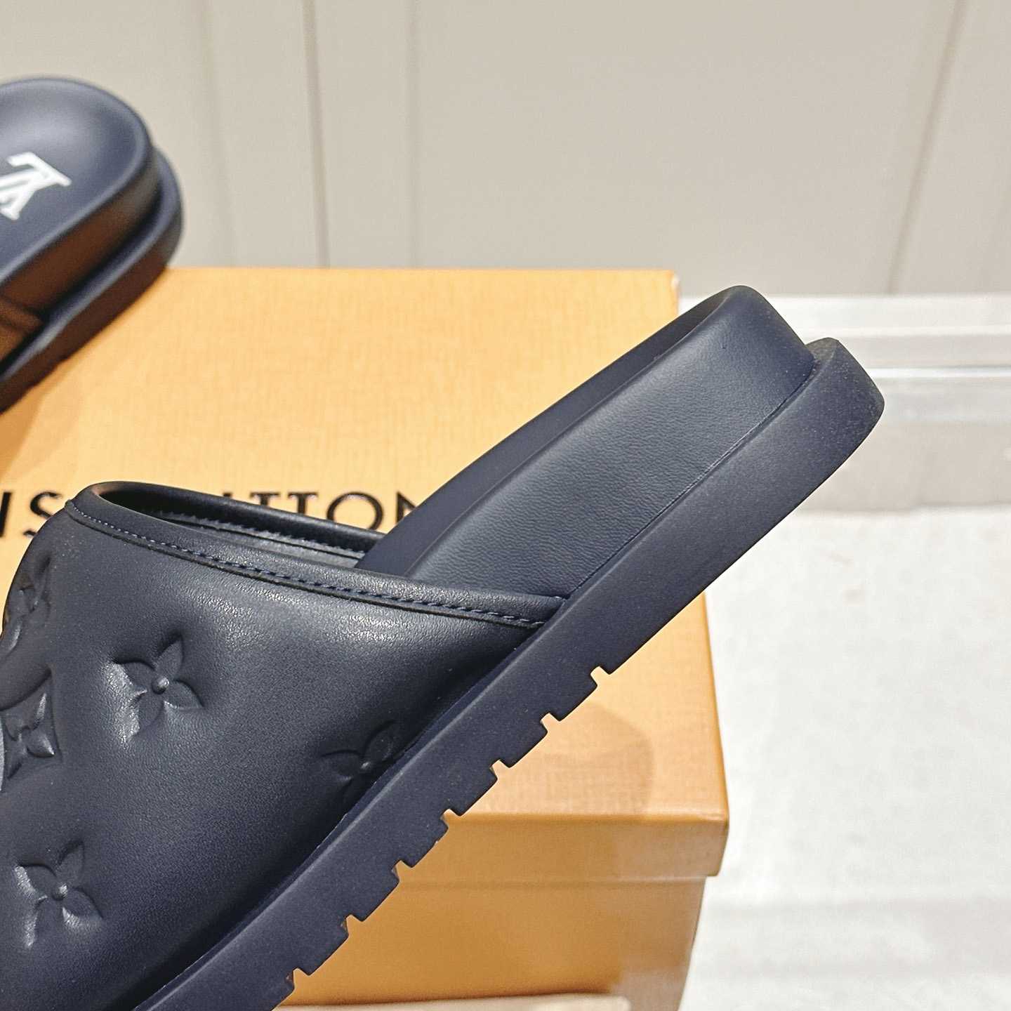 Louis Vuitton Miami Mule   1ADGFD  - DopestKickz