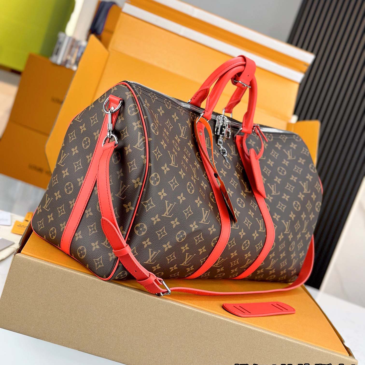 Louis Vuitton Keepall Bandoulière 50  N46769 - DopestKickz