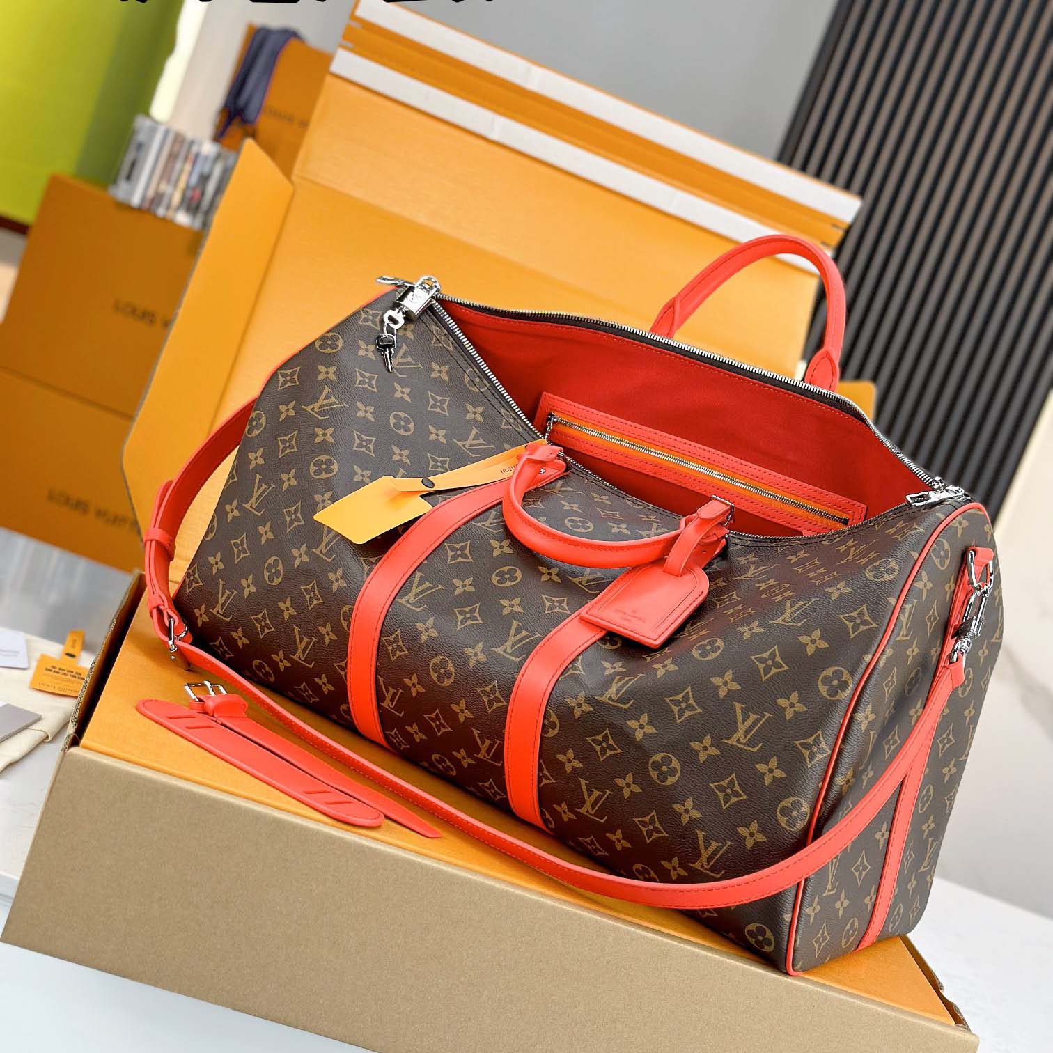 Louis Vuitton Keepall Bandoulière 50  N46769 - DopestKickz