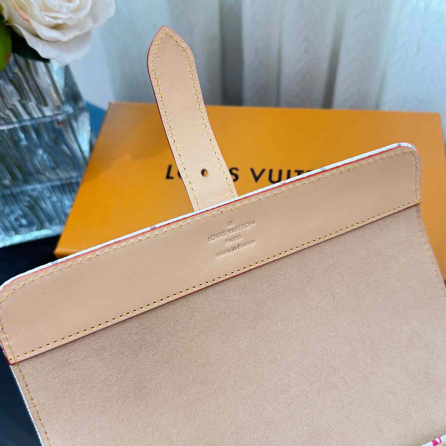 Louis Vuitton 3 Watch Case    - DopestKickz