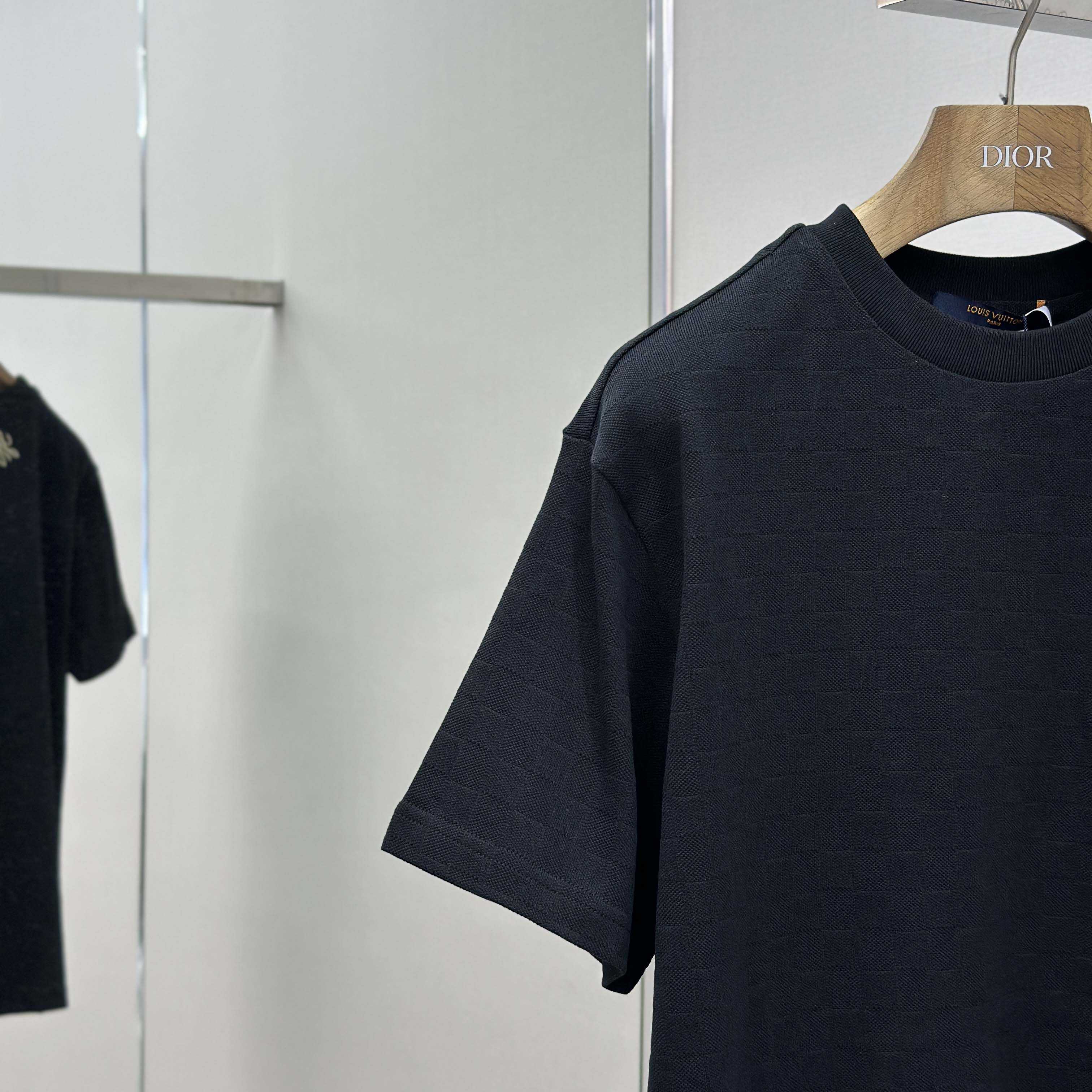 Louis Vuitton Signature Patch Cotton T-Shirt   1AGJZF - DopestKickz