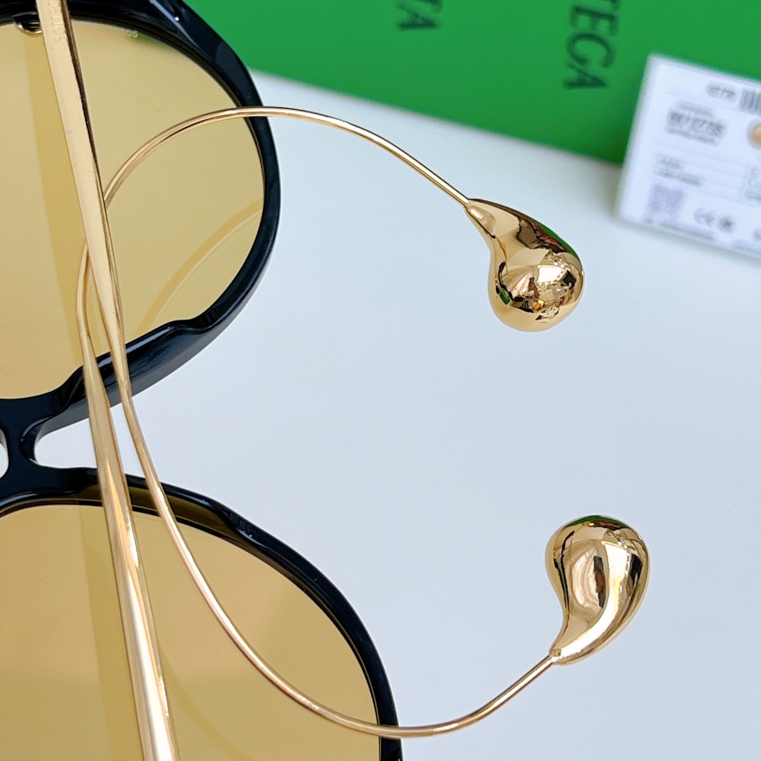 Bottega Veneta Drop Aviator Sunglasses  BV1273S - DopestKickz