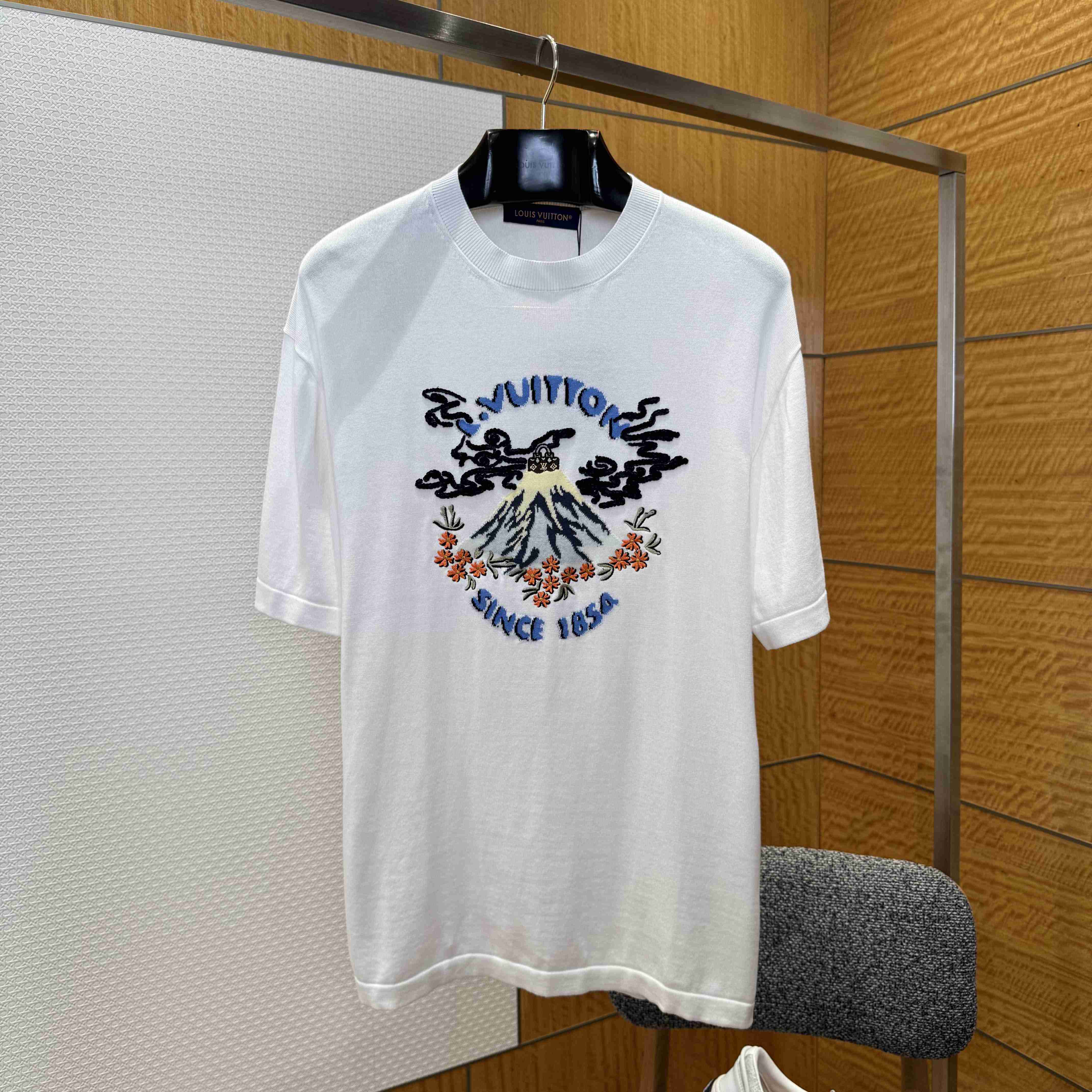 Louis Vuitton Short-Sleeved Knitted Crewneck   1AIMAU - DopestKickz