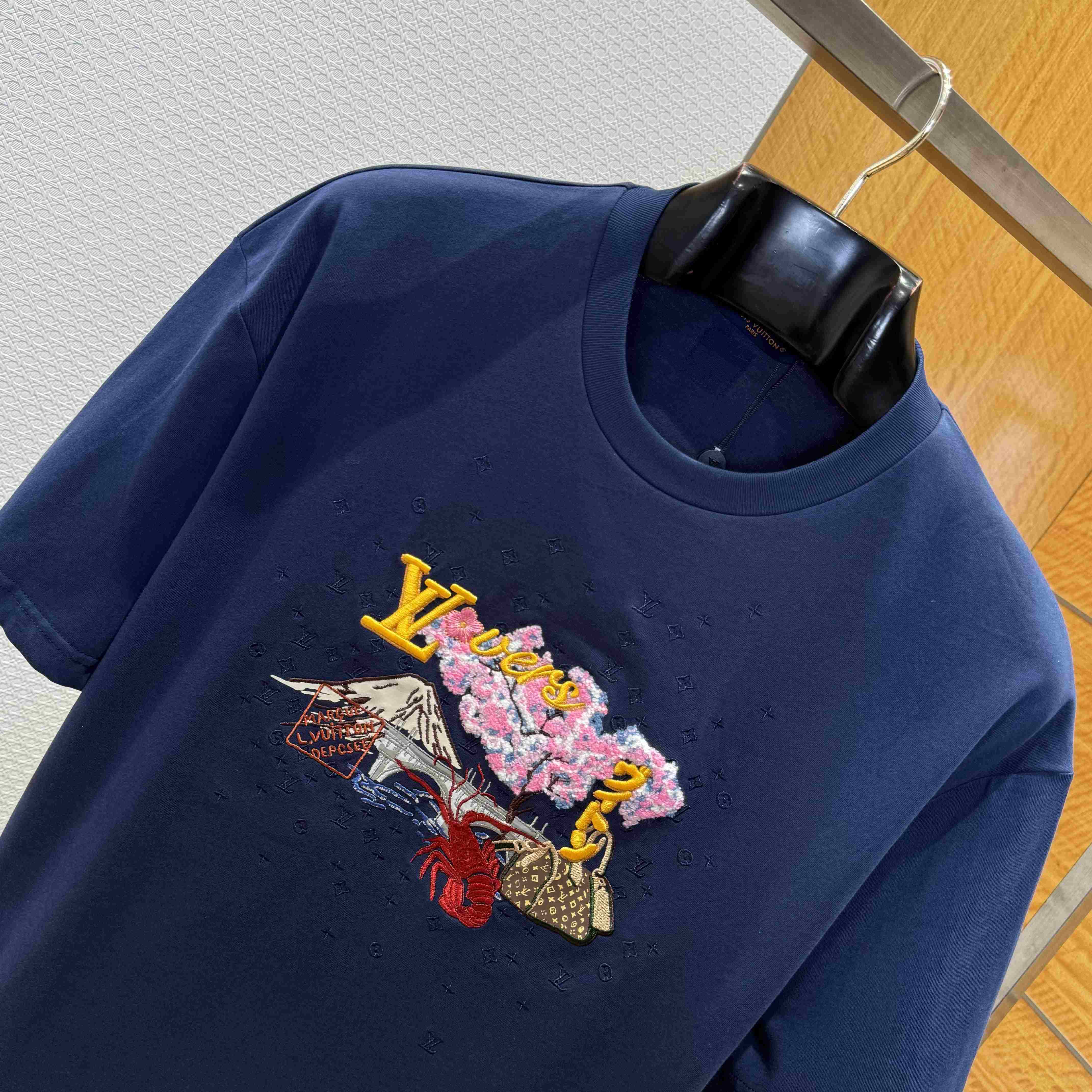 Louis Vuitton Embroidered T-Shirt   1AIMKV - DopestKickz