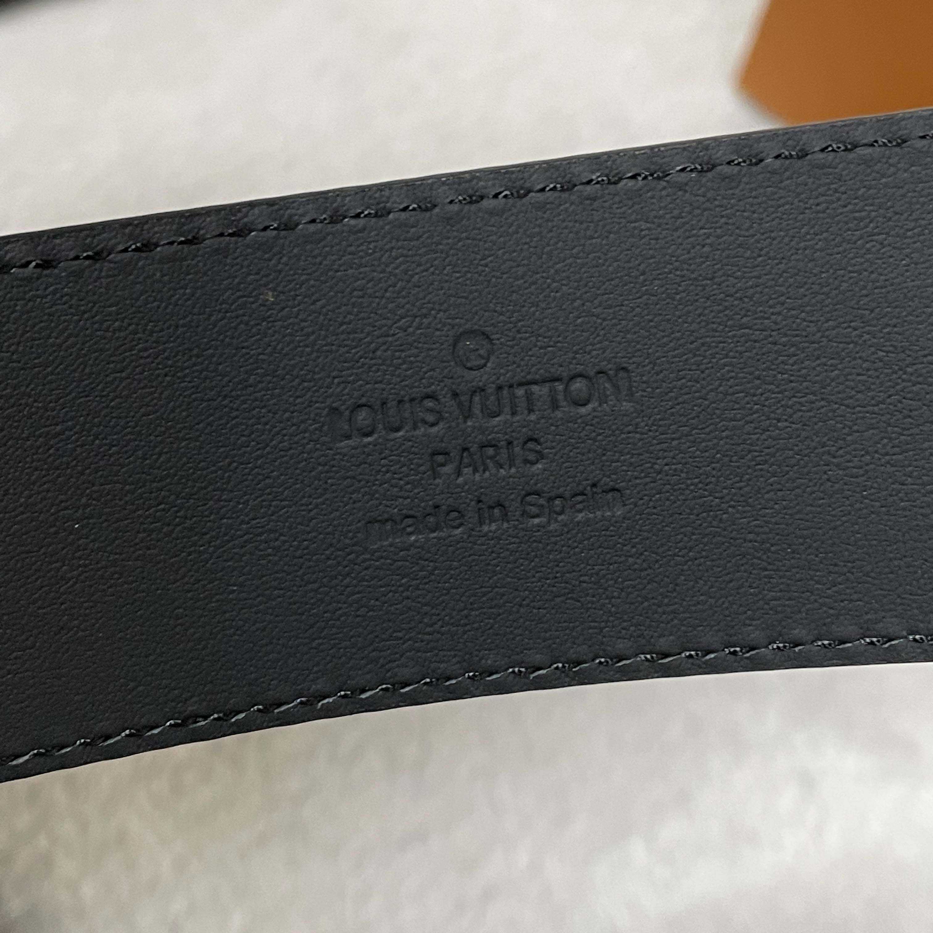 Louis Vuitton LV Initiales 40mm Reversible Belt  M8502U - DopestKickz