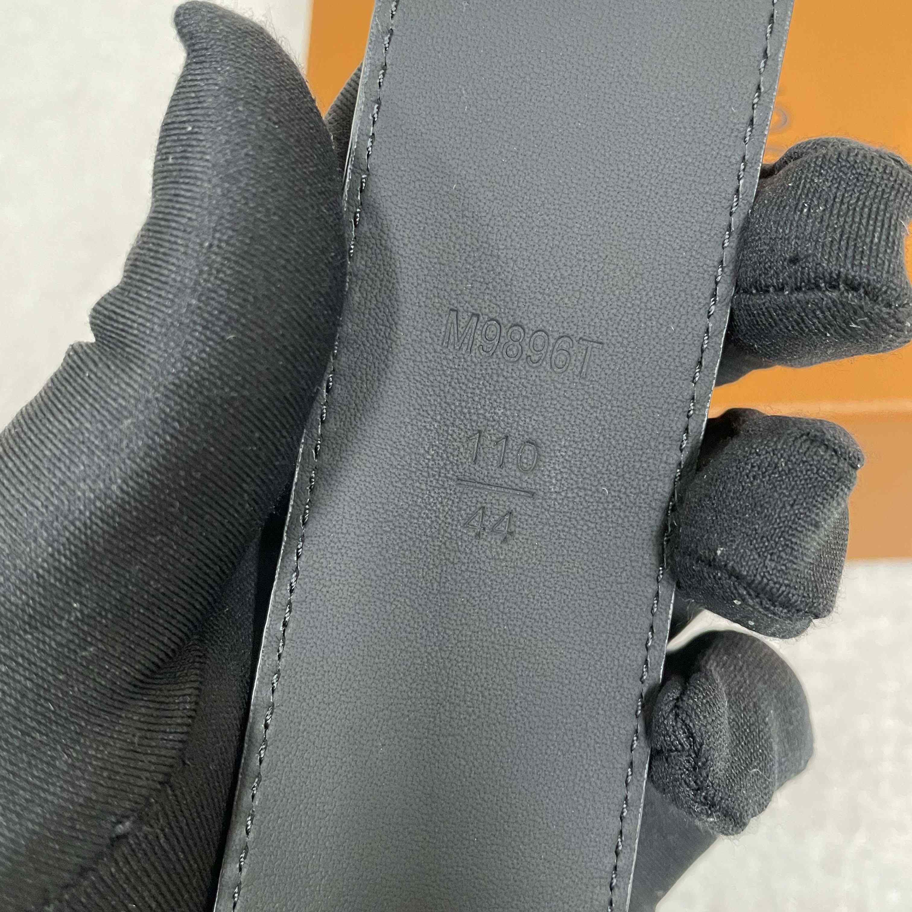 Louis Vuitton LV Initiales 40mm Reversible Belt  M8502U - DopestKickz