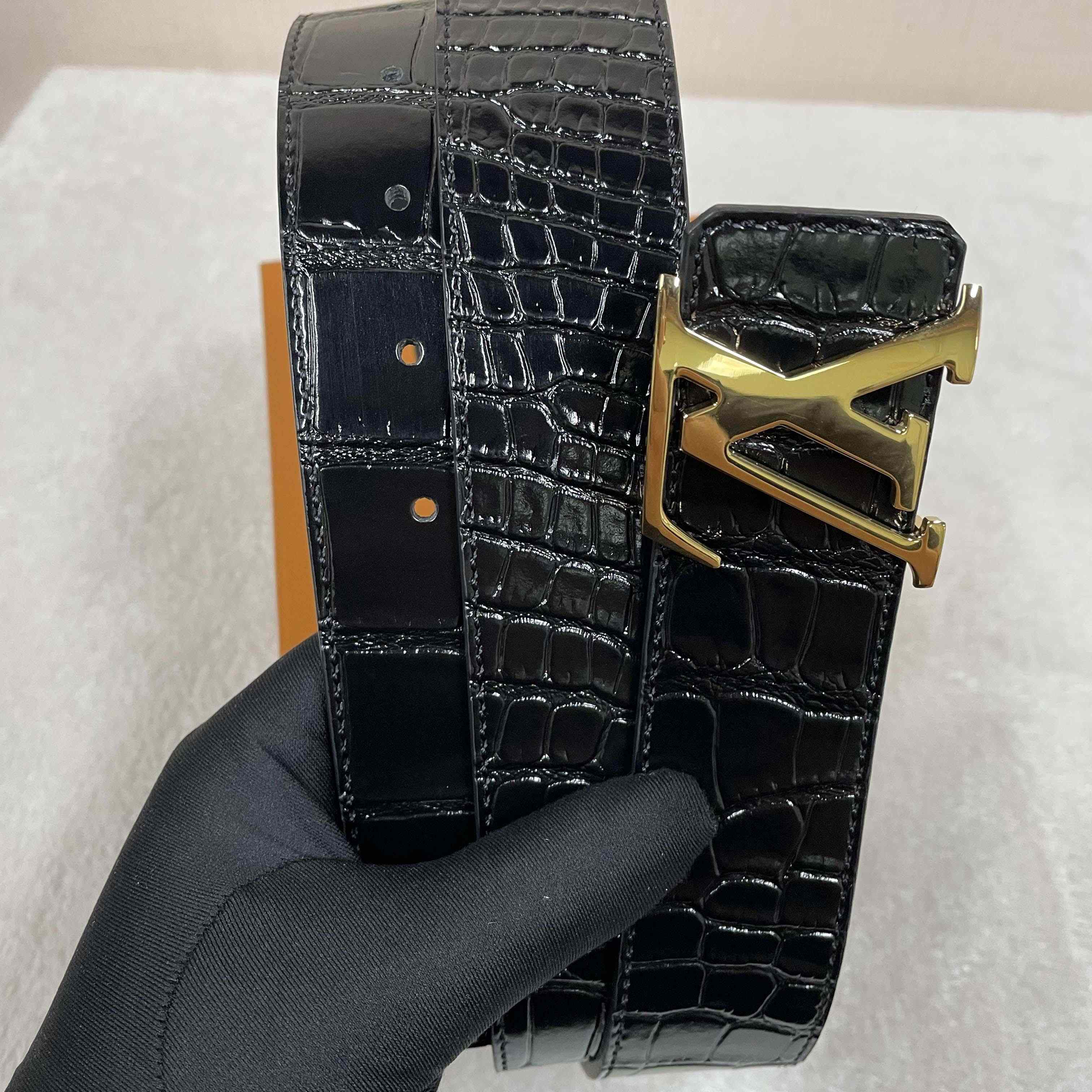 Louis Vuitton LV Initiales 40mm Reversible Belt  M8502U - DopestKickz