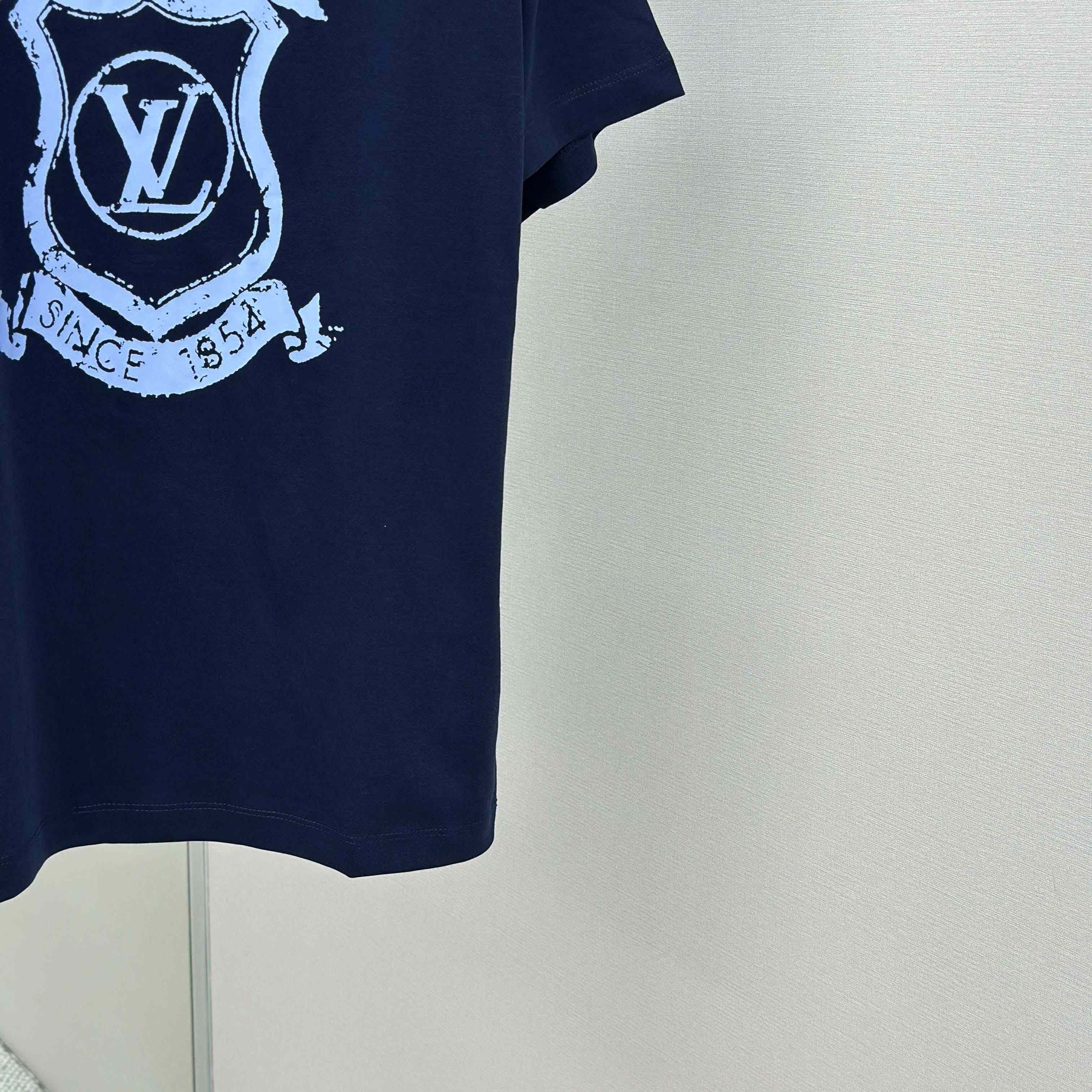 Louis Vuitton Signature Zipper Detail T-Shirt   1AI469 - DopestKickz