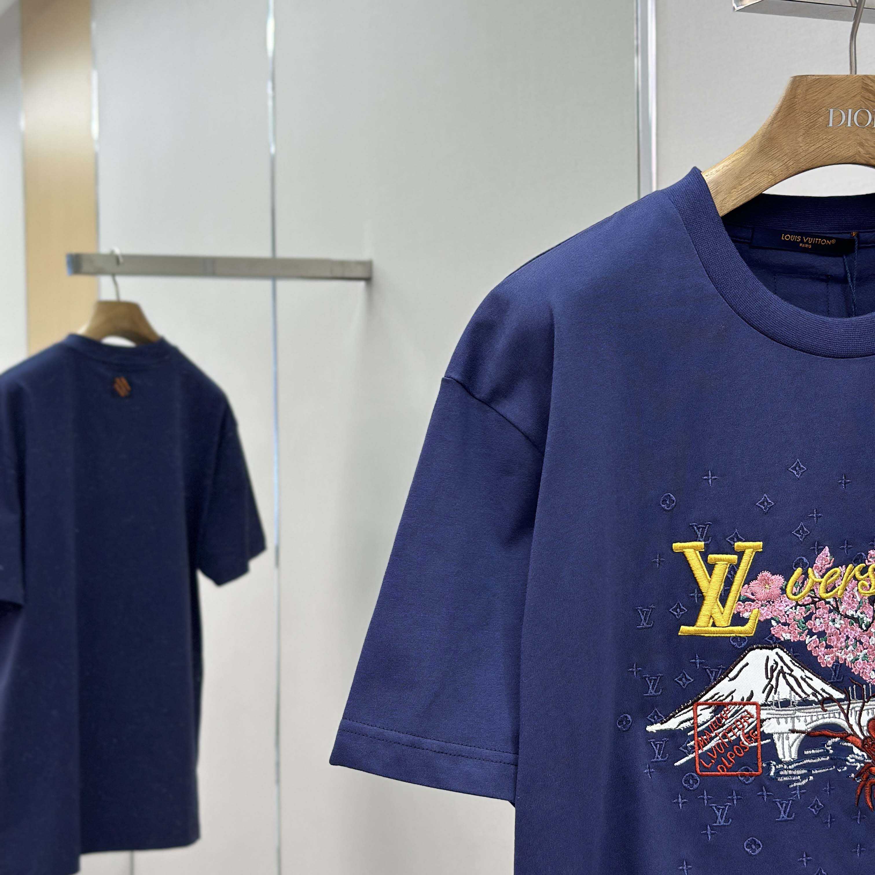 Louis Vuitton Embroidered T-Shirt   1AIMKV - DopestKickz