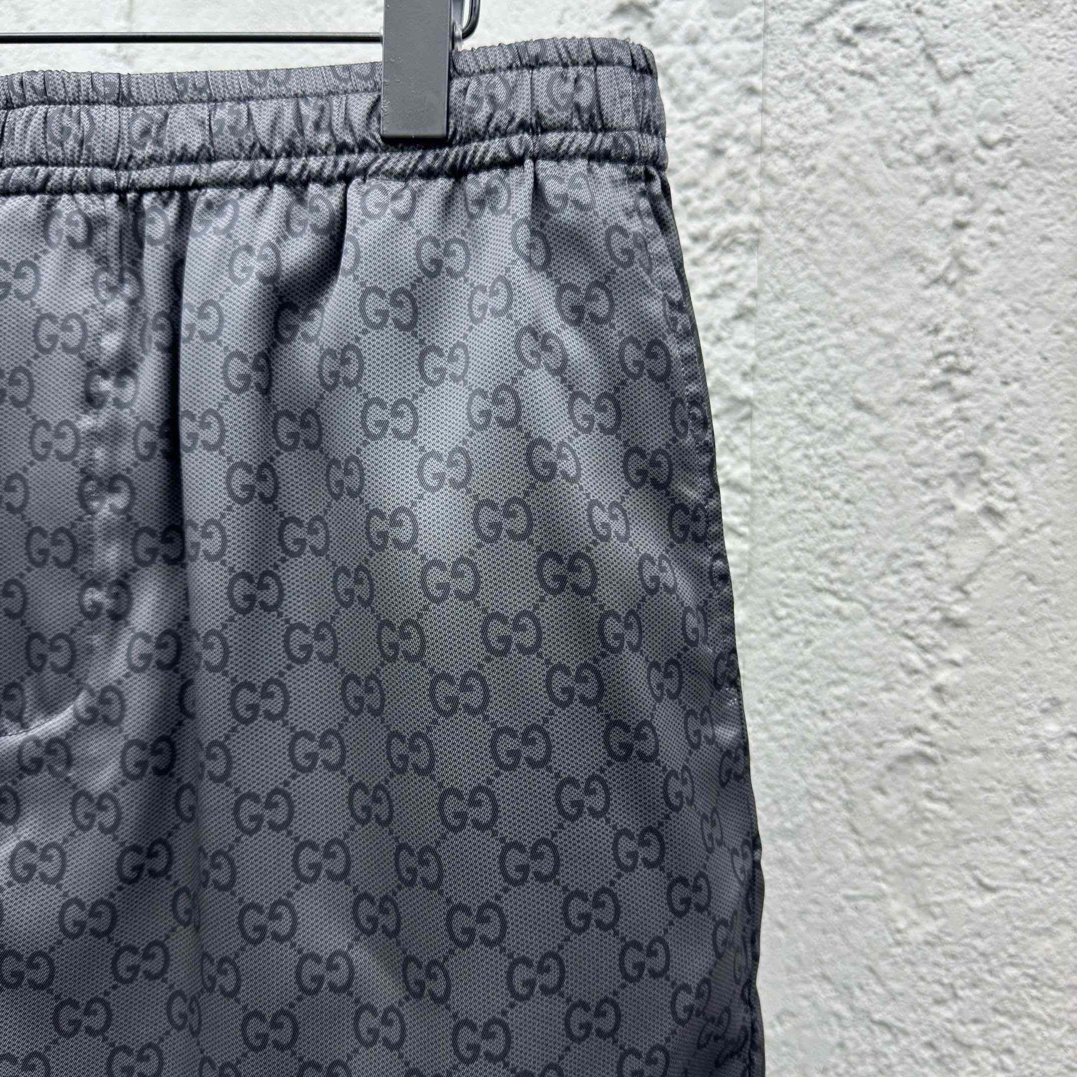 Gucci Printed Silk Twill Shorts - DopestKickz