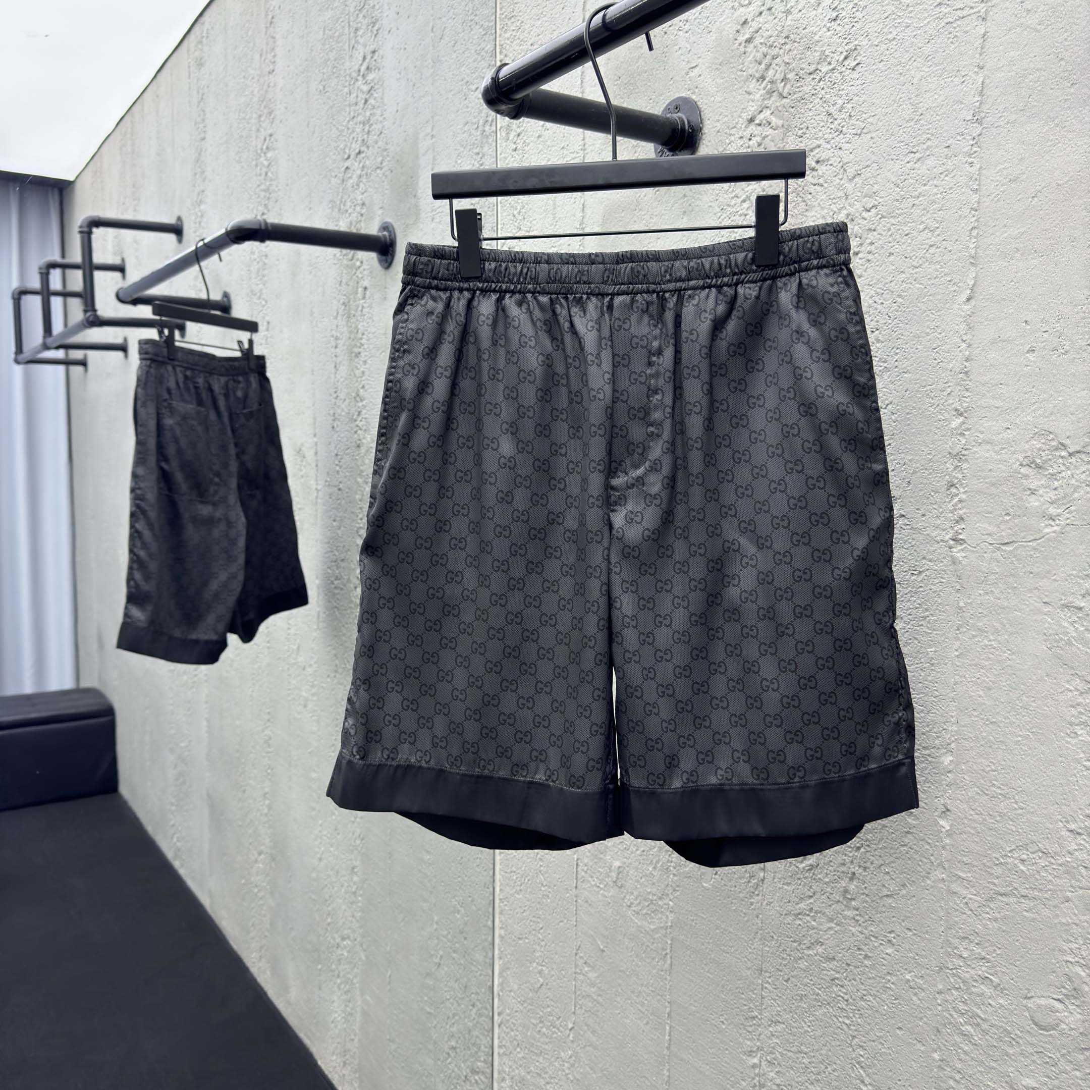 Gucci Printed Silk Twill Shorts - DopestKickz