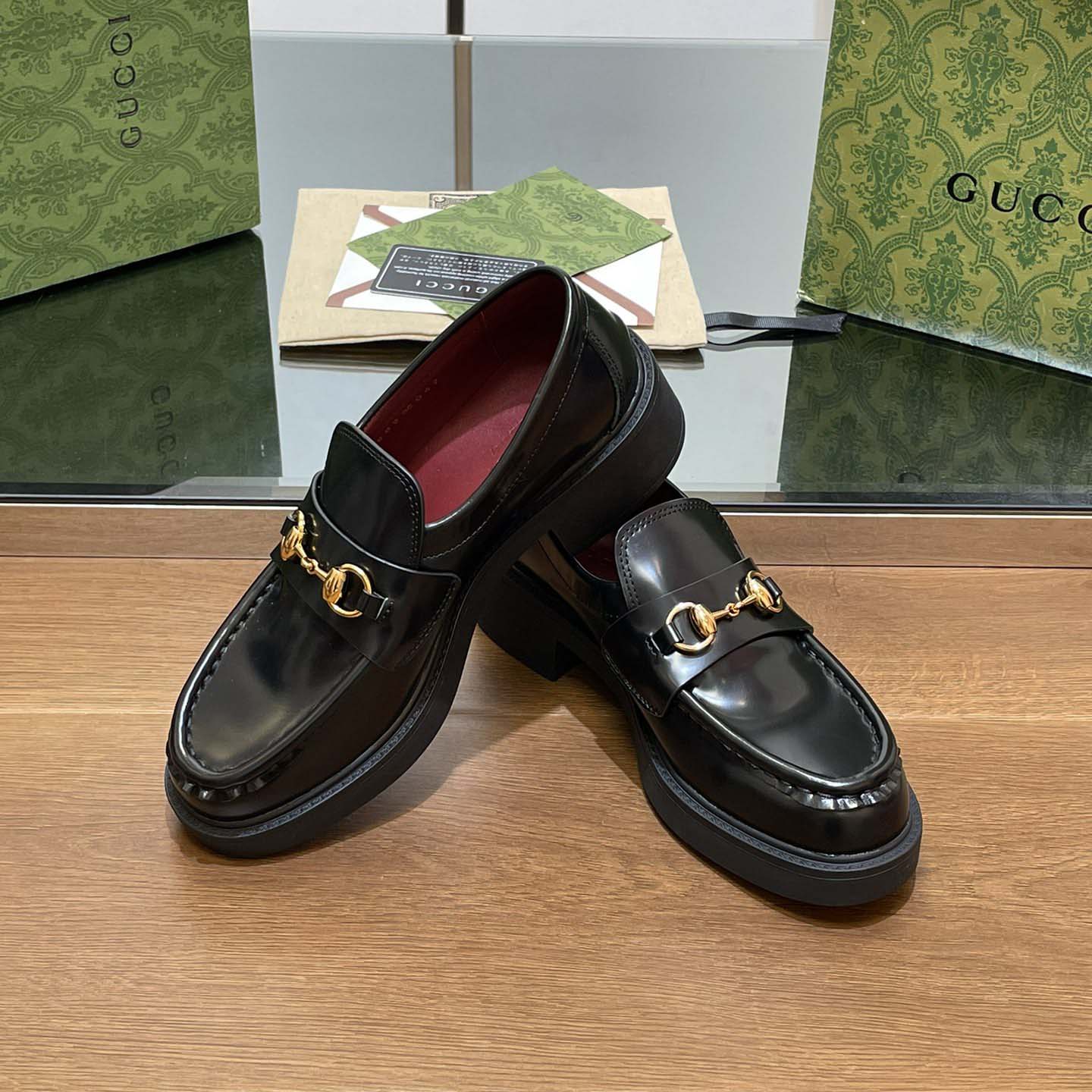 Gucci Women's loafer with Horsebit - DopestKickz